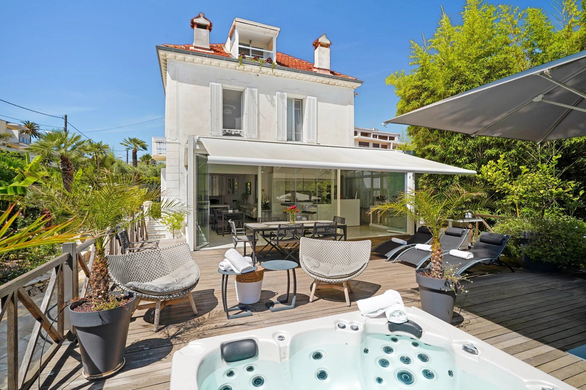 Location saisonnière Villa Antibes 7&nbsp;Pièces 300&nbsp;m²