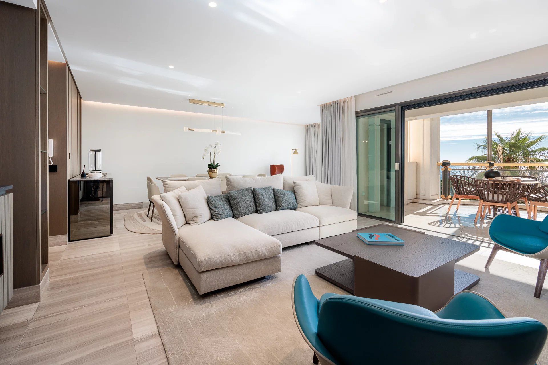 apartment 3 Rooms for sale on Cannes (06400)