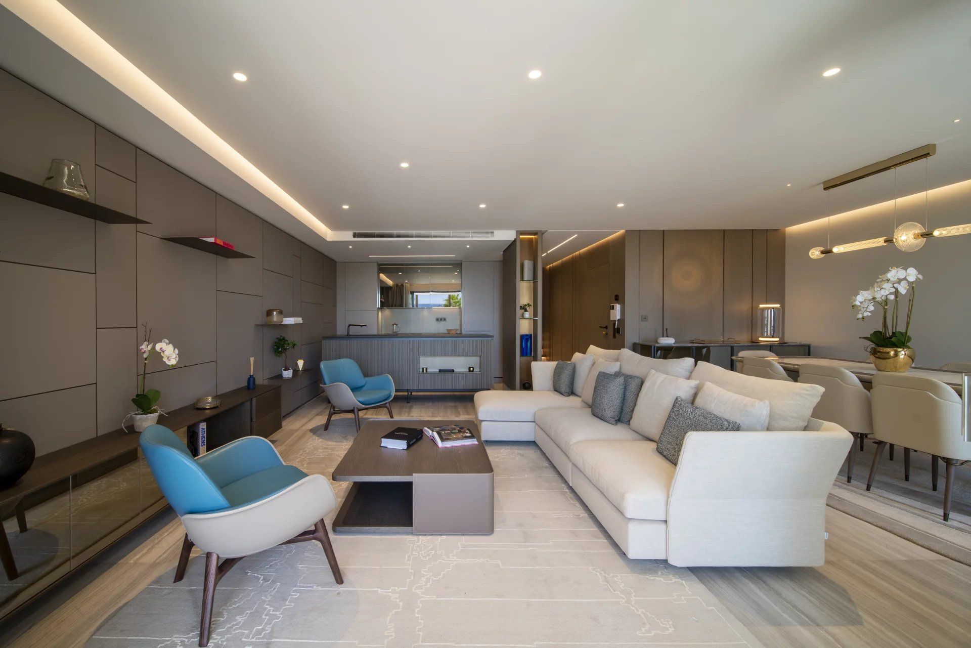 apartment 4 Rooms for sale on Cannes (06400)