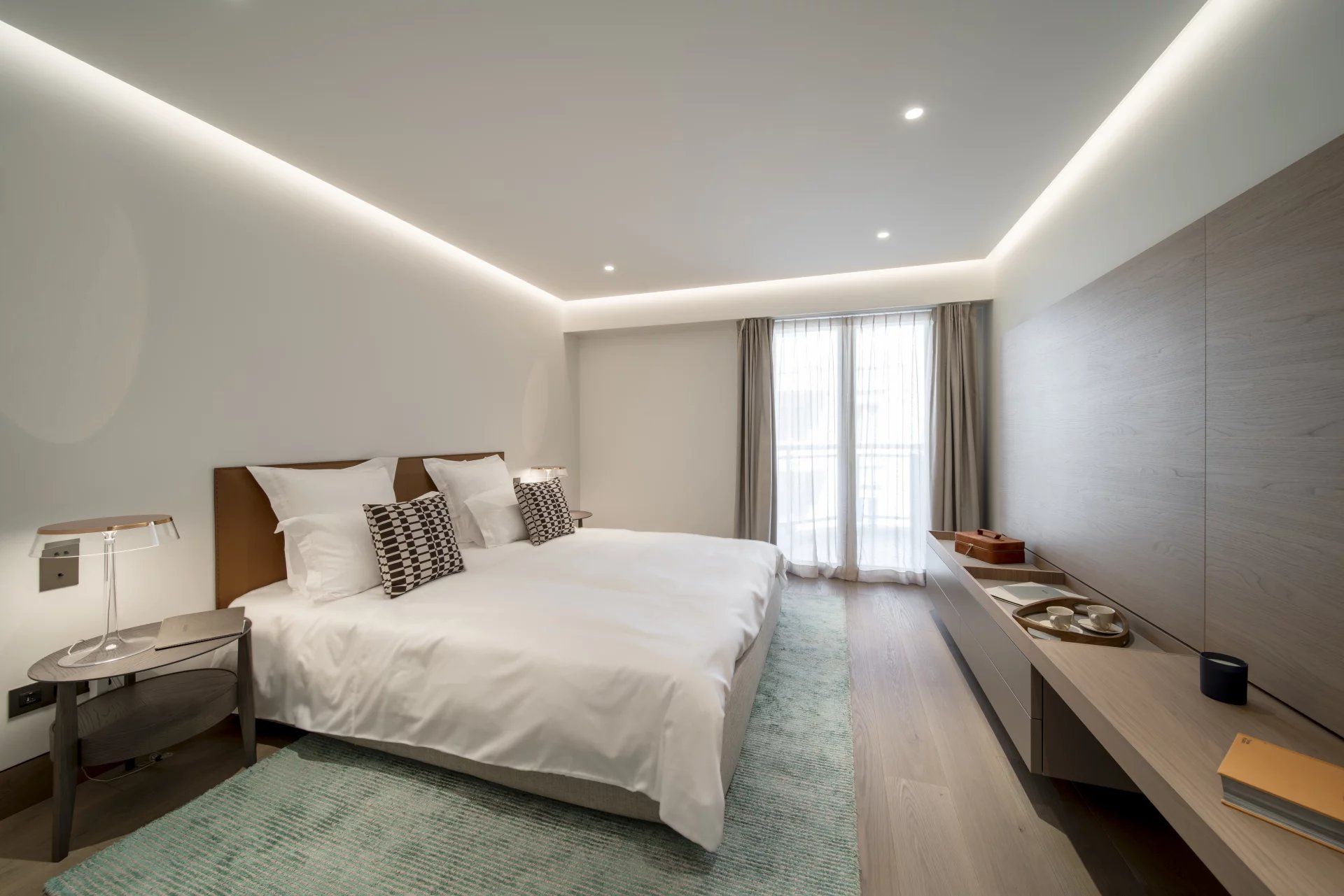 apartment 4 Rooms for sale on Cannes (06400)