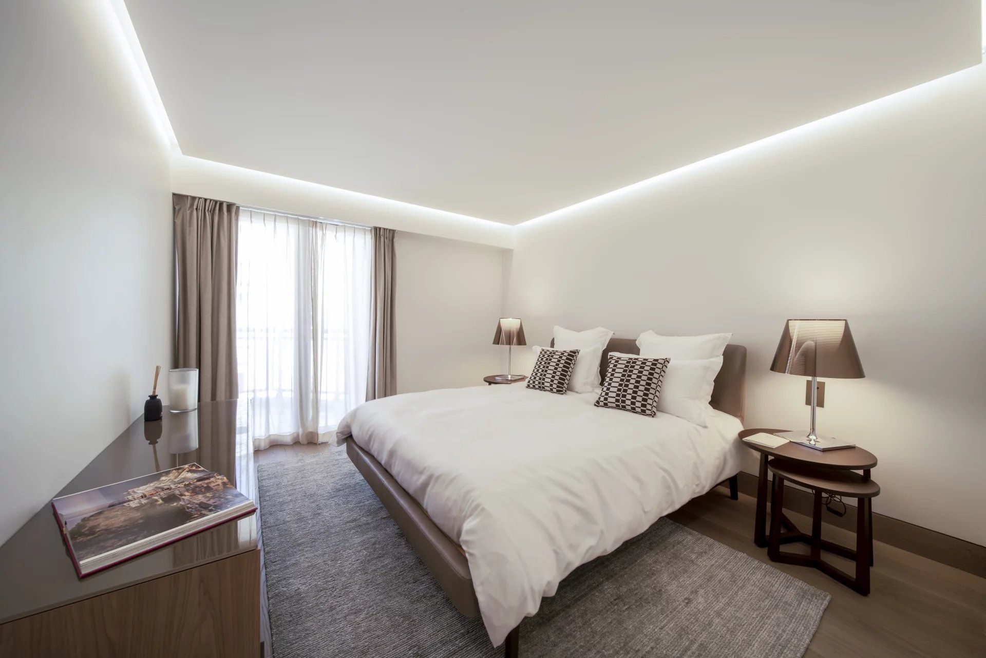 apartment 4 Rooms for sale on Cannes (06400)