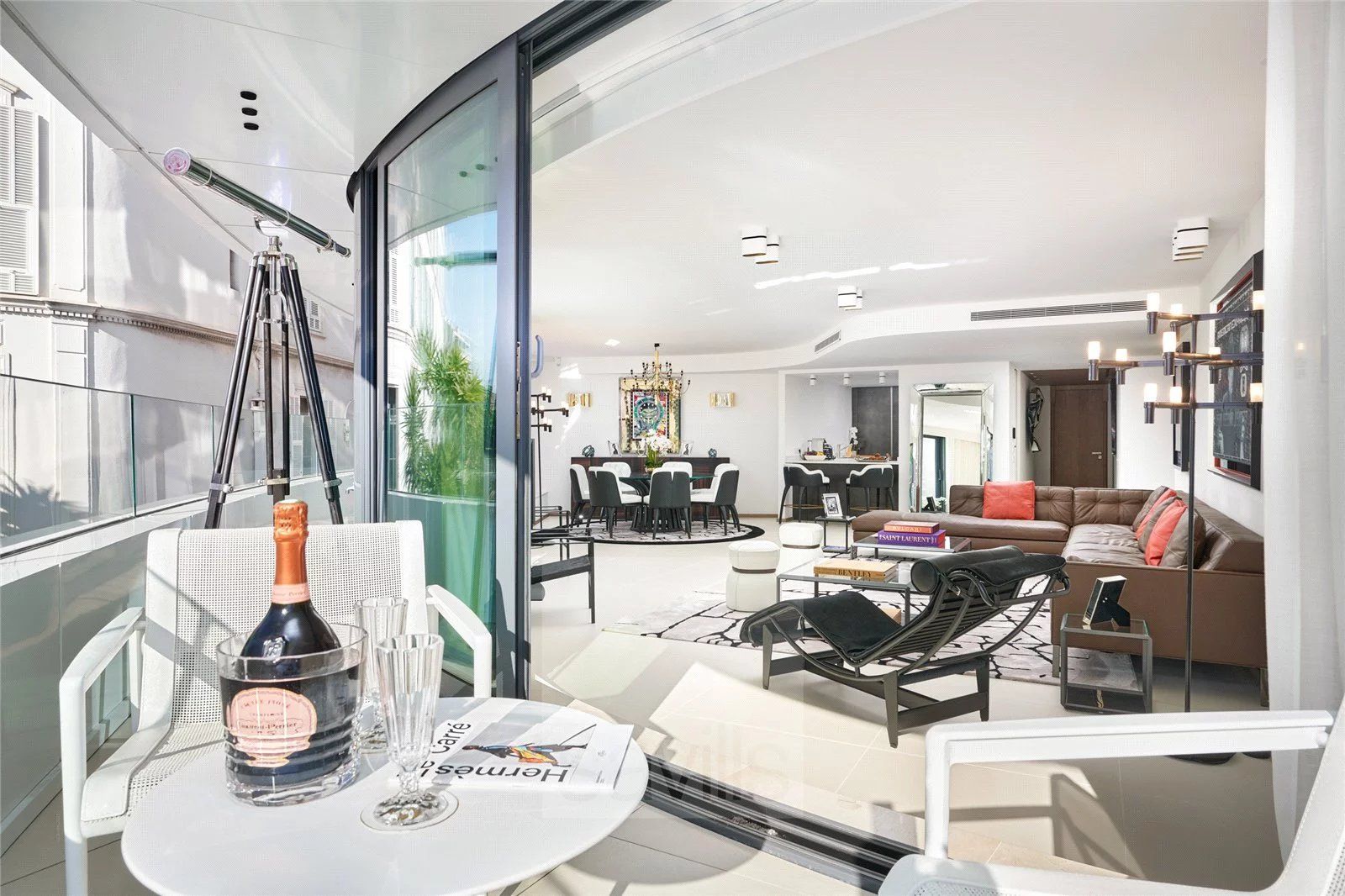 apartment 4 Rooms for seasonal rent on Cannes (06400)