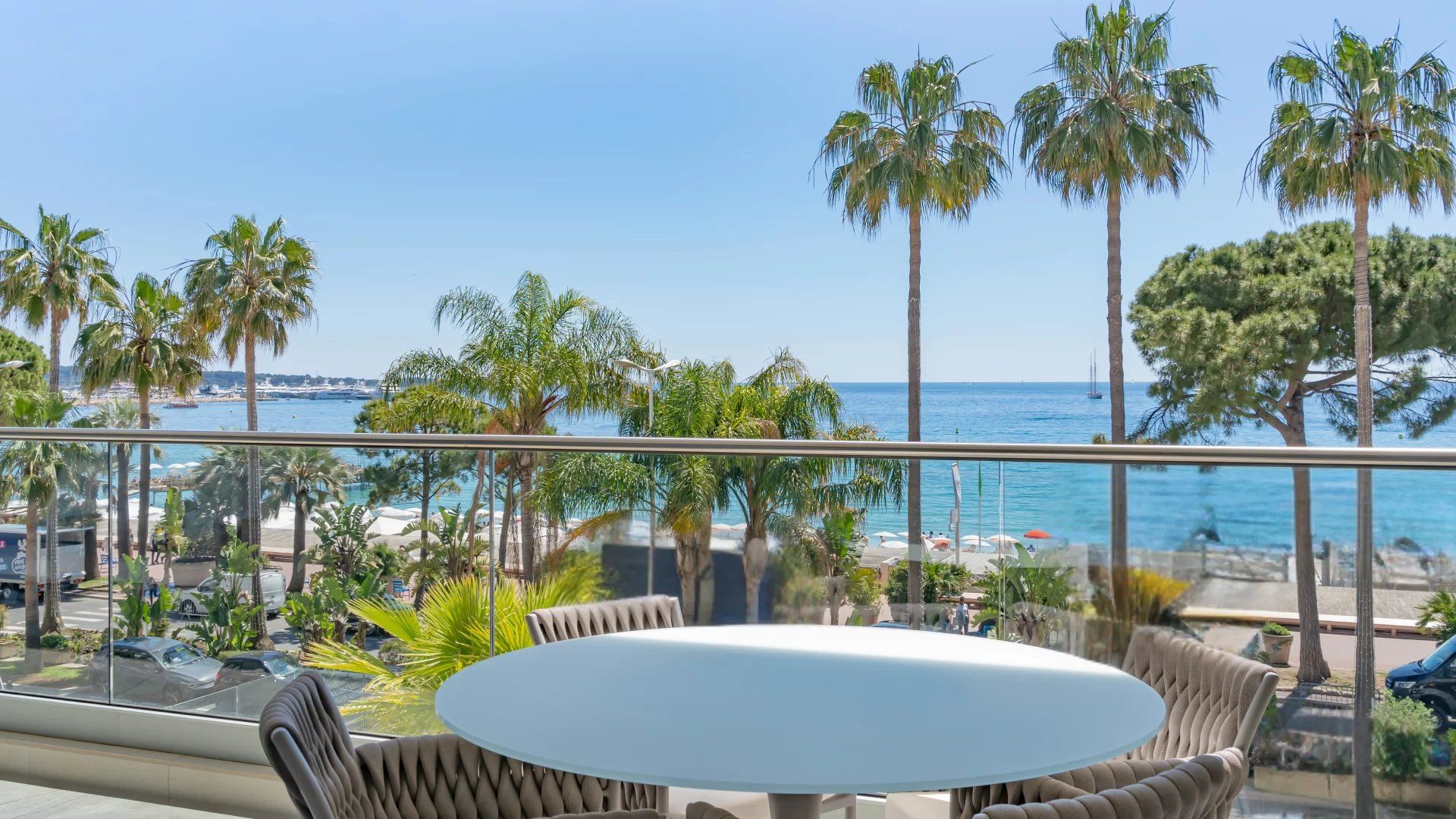 apartment 3 Rooms for sale on Cannes (06400)