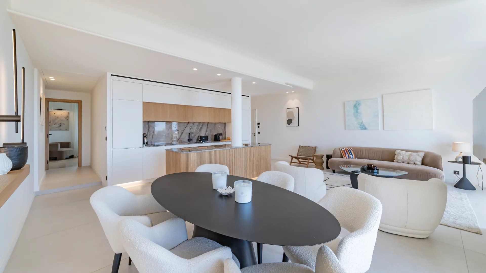 apartment 4 Rooms for sale on Cannes (06400)