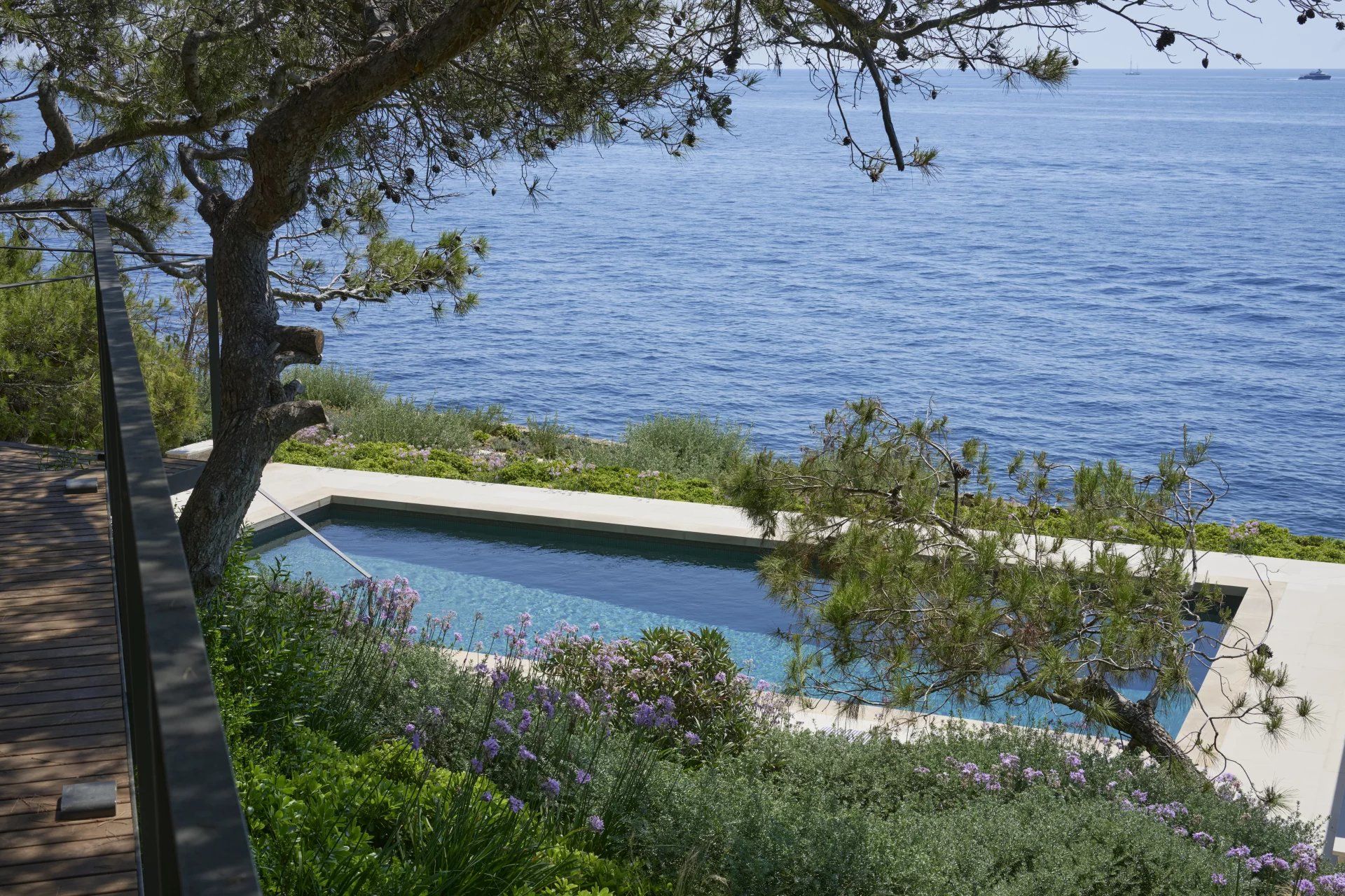 villa 9 Rooms for sale on Saint-Jean-Cap-Ferrat (06230)
