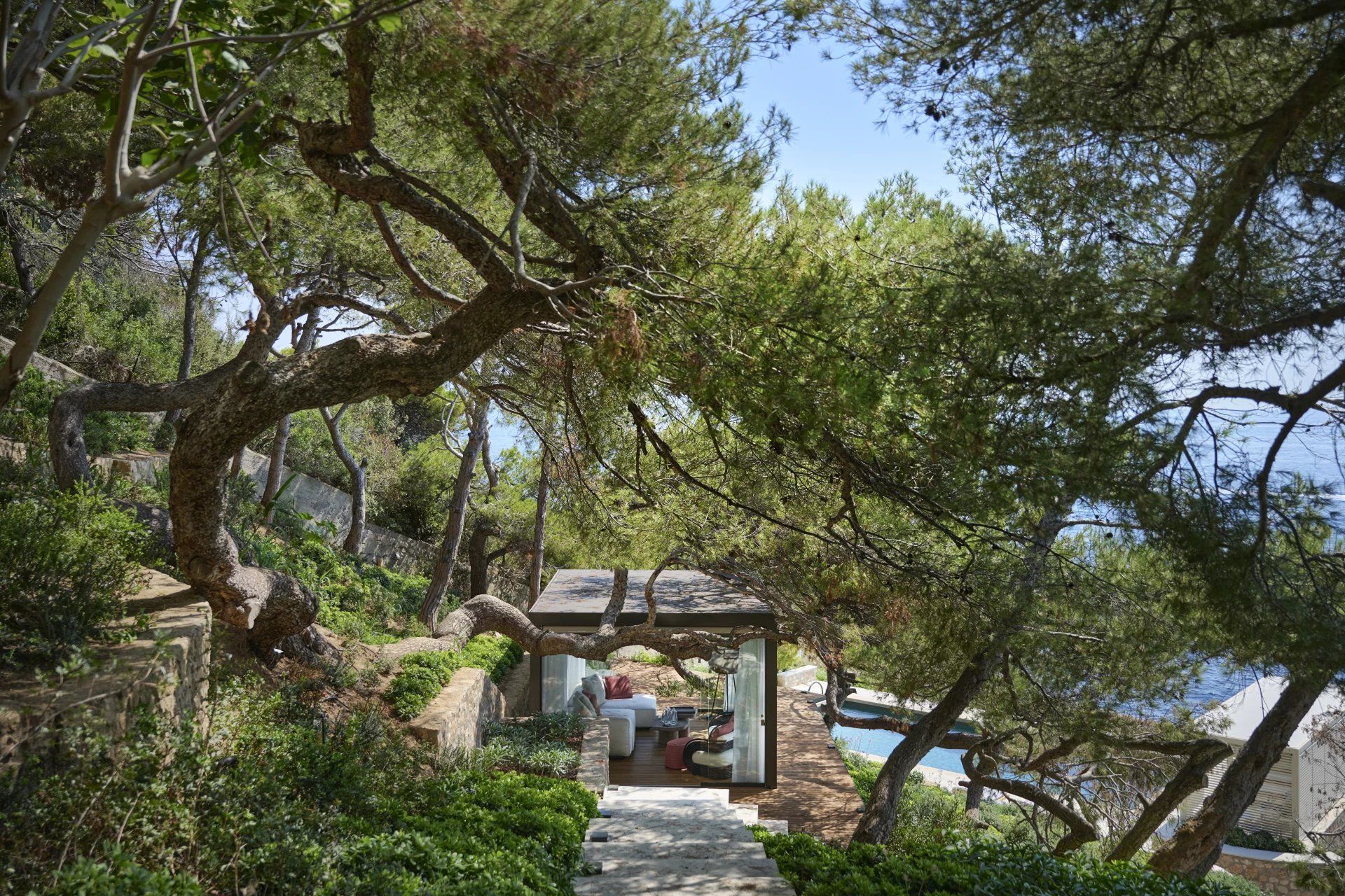 villa 9 Rooms for sale on Saint-Jean-Cap-Ferrat (06230)