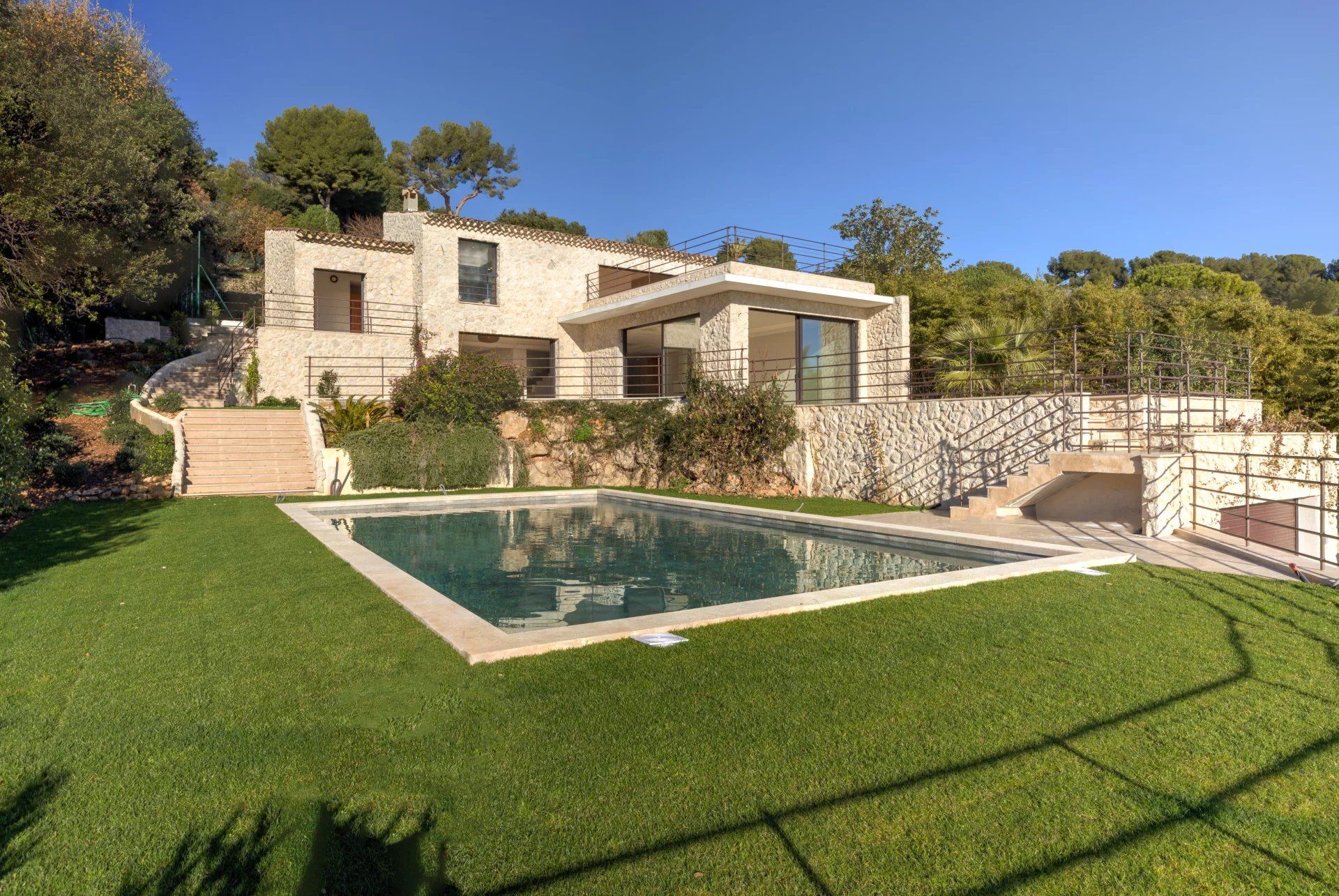 villa 6 Rooms for sale on Saint-Paul-de-Vence (06570) Sale Villa Saint-Paul-de-Vence 6 Rooms 300 m²