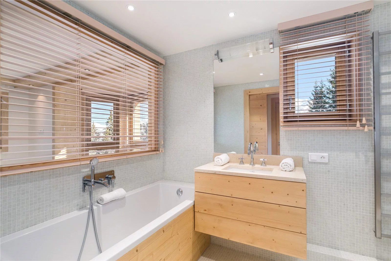 apartment 4 Rooms for seasonal rent on Courchevel (73120)