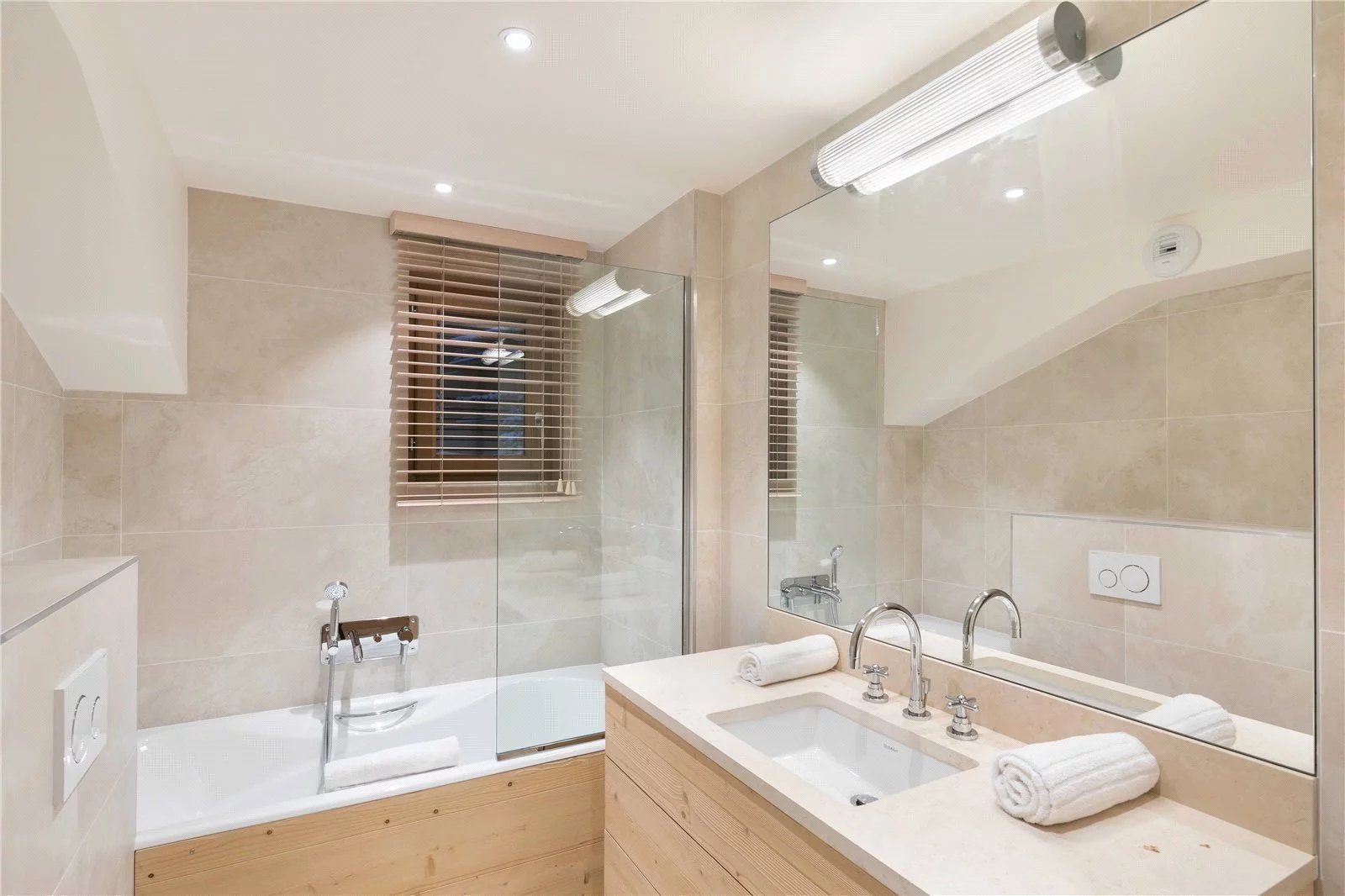 apartment 4 Rooms for seasonal rent on Courchevel (73120)