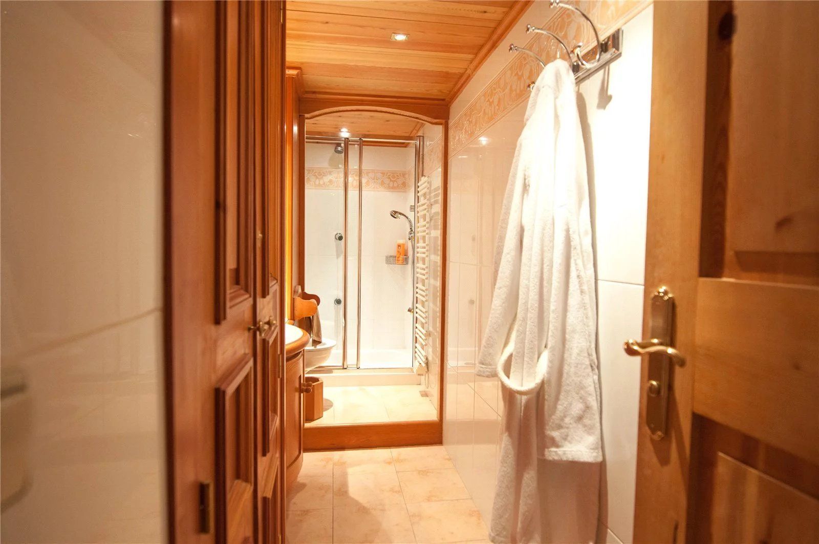 apartment 4 Rooms for seasonal rent on Courchevel (73120)