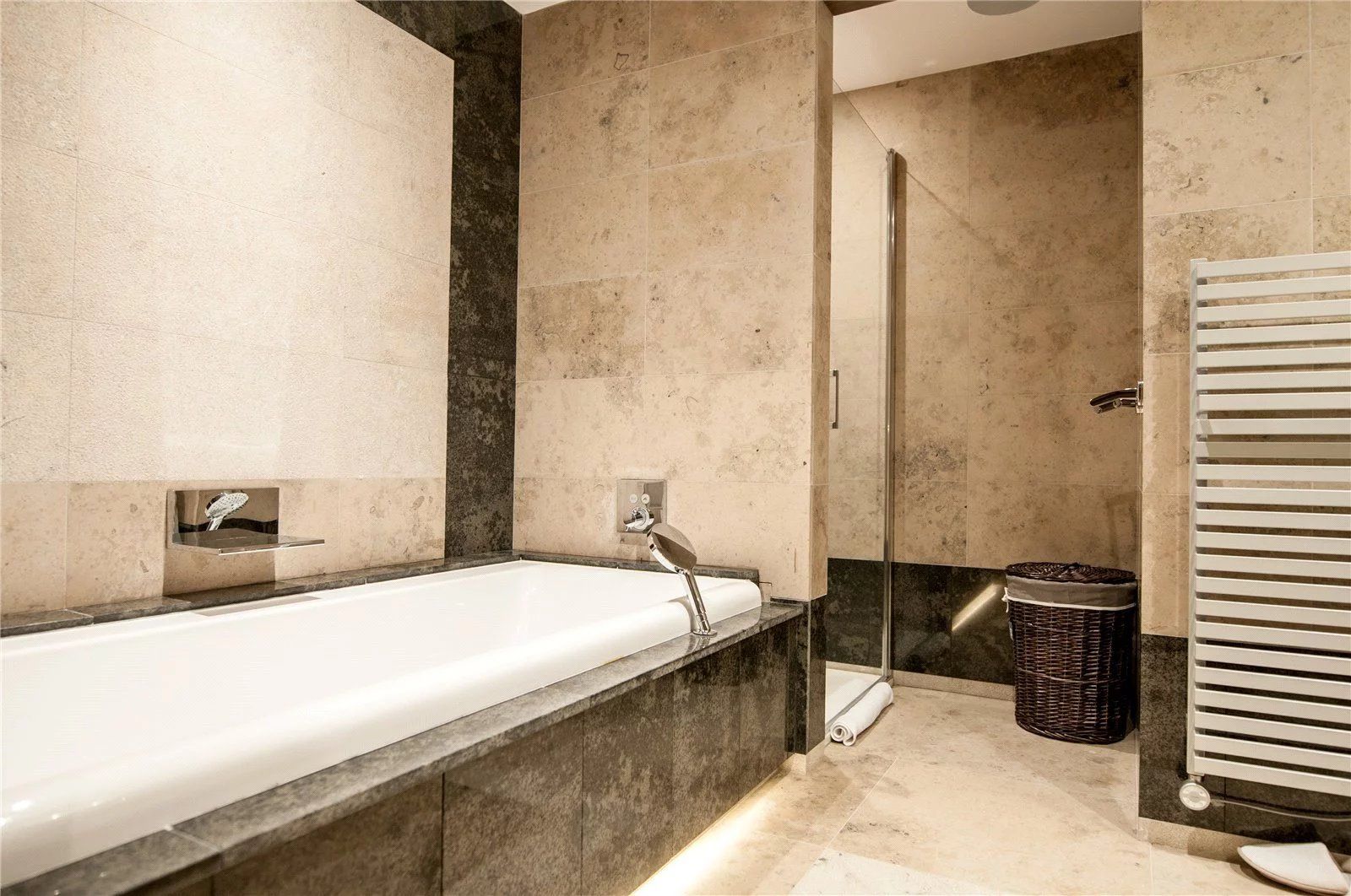 apartment 4 Rooms for seasonal rent on Courchevel (73120)