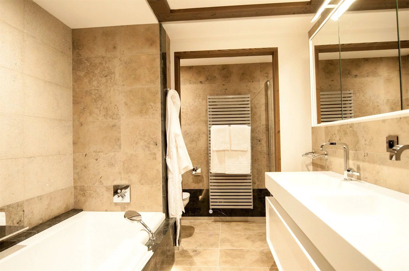 apartment 5 Rooms for seasonal rent on Courchevel (73120)