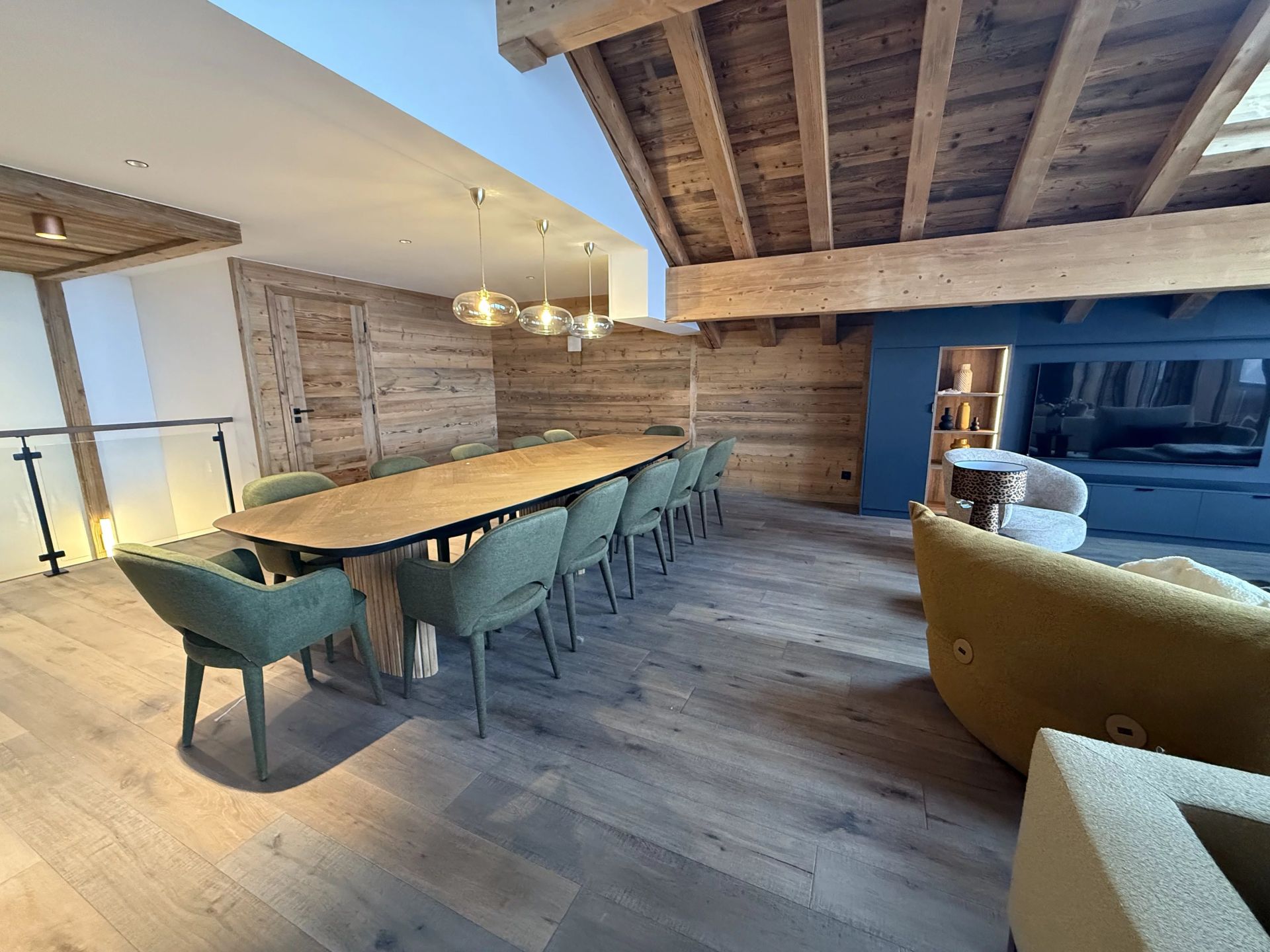 chalet 7 Rooms for sale on Méribel (73550)