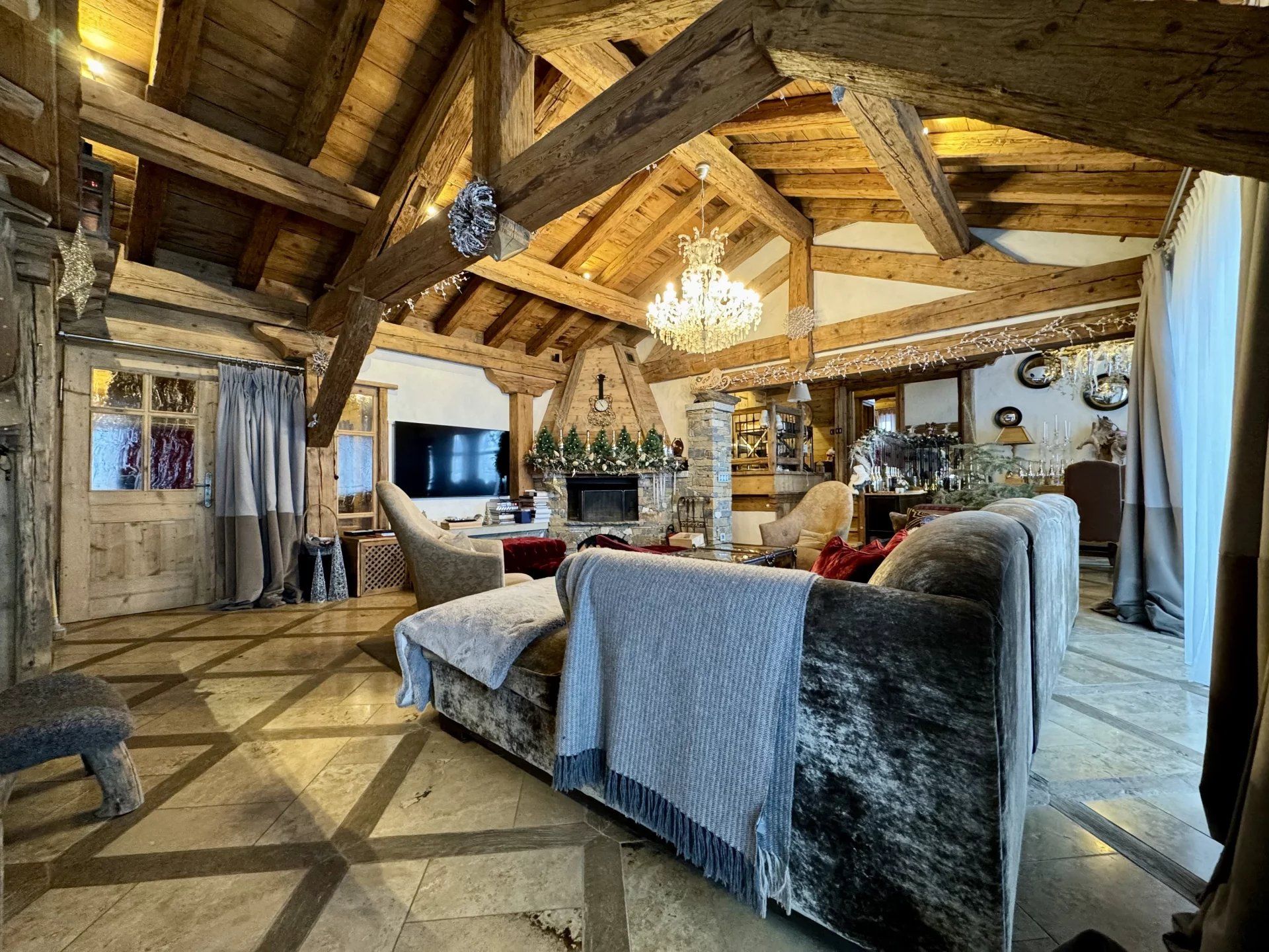 chalet 11 Rooms for sale on Courchevel (73120) Sale Chalet Courchevel 11 Rooms 420 m²