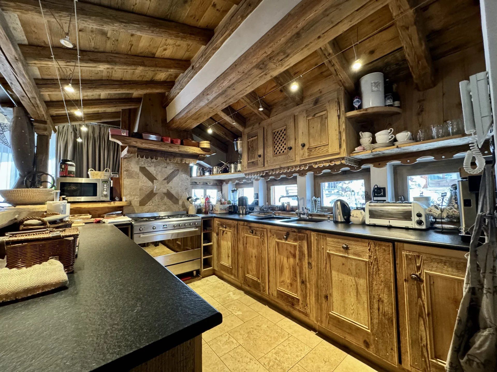 chalet 11 Rooms for sale on Courchevel (73120) Sale Chalet Courchevel 11 Rooms 420 m²