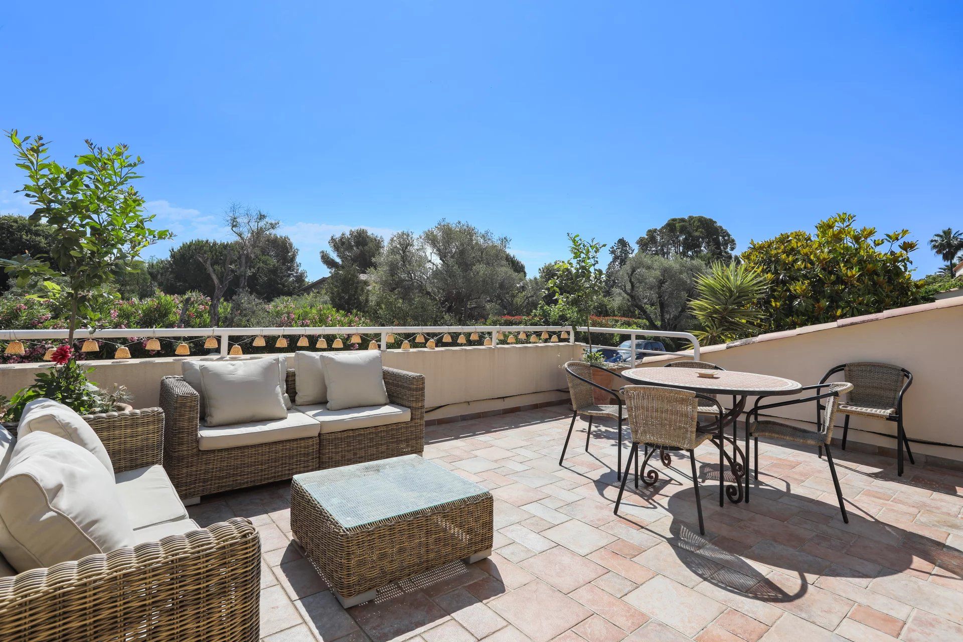 Rental Apartment Antibes 3 Rooms 86 m²