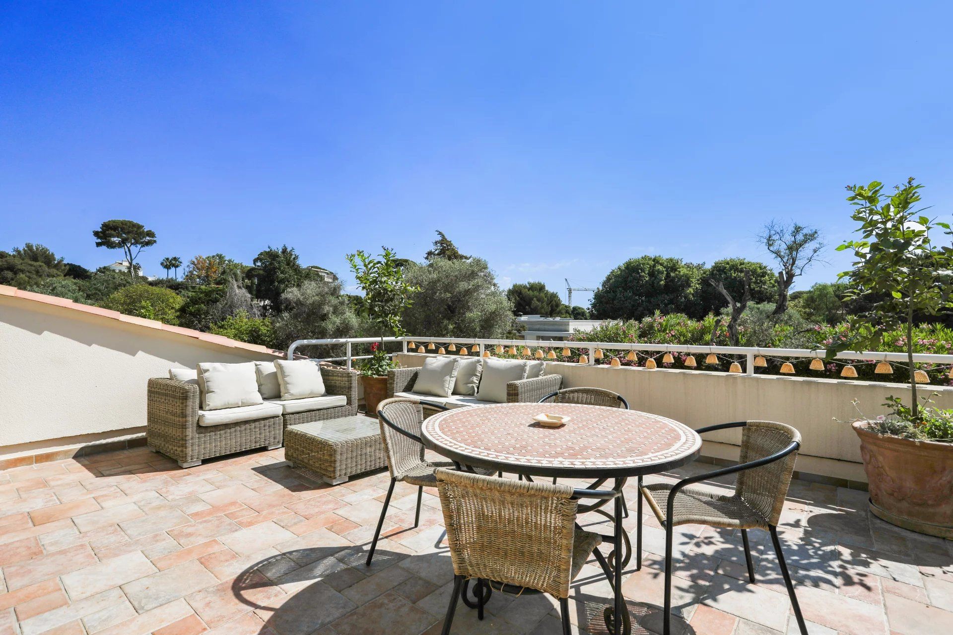 apartment 3 Rooms for seasonal rent on Antibes (06160)