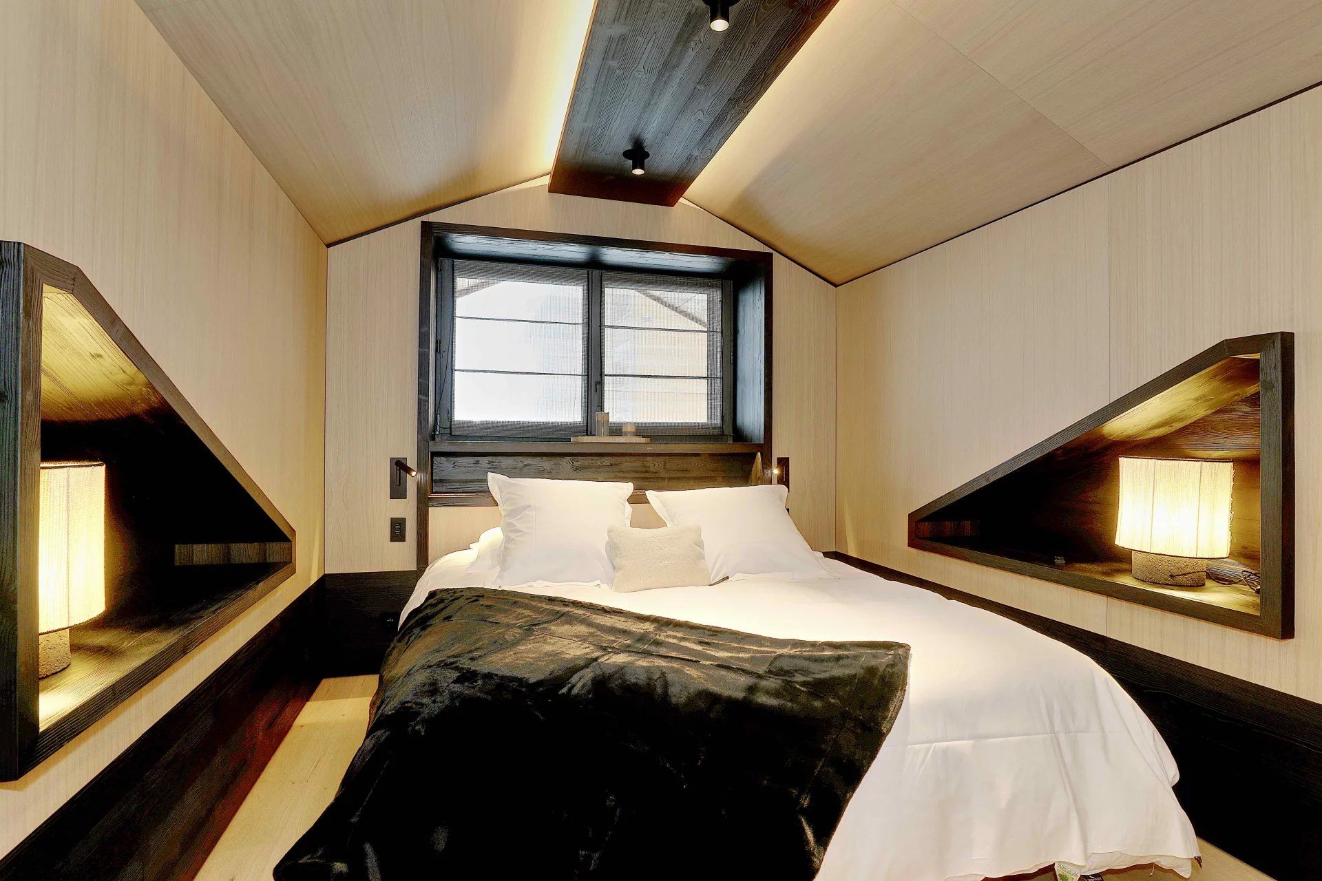 apartment 7 Rooms for seasonal rent on Courchevel (73120)