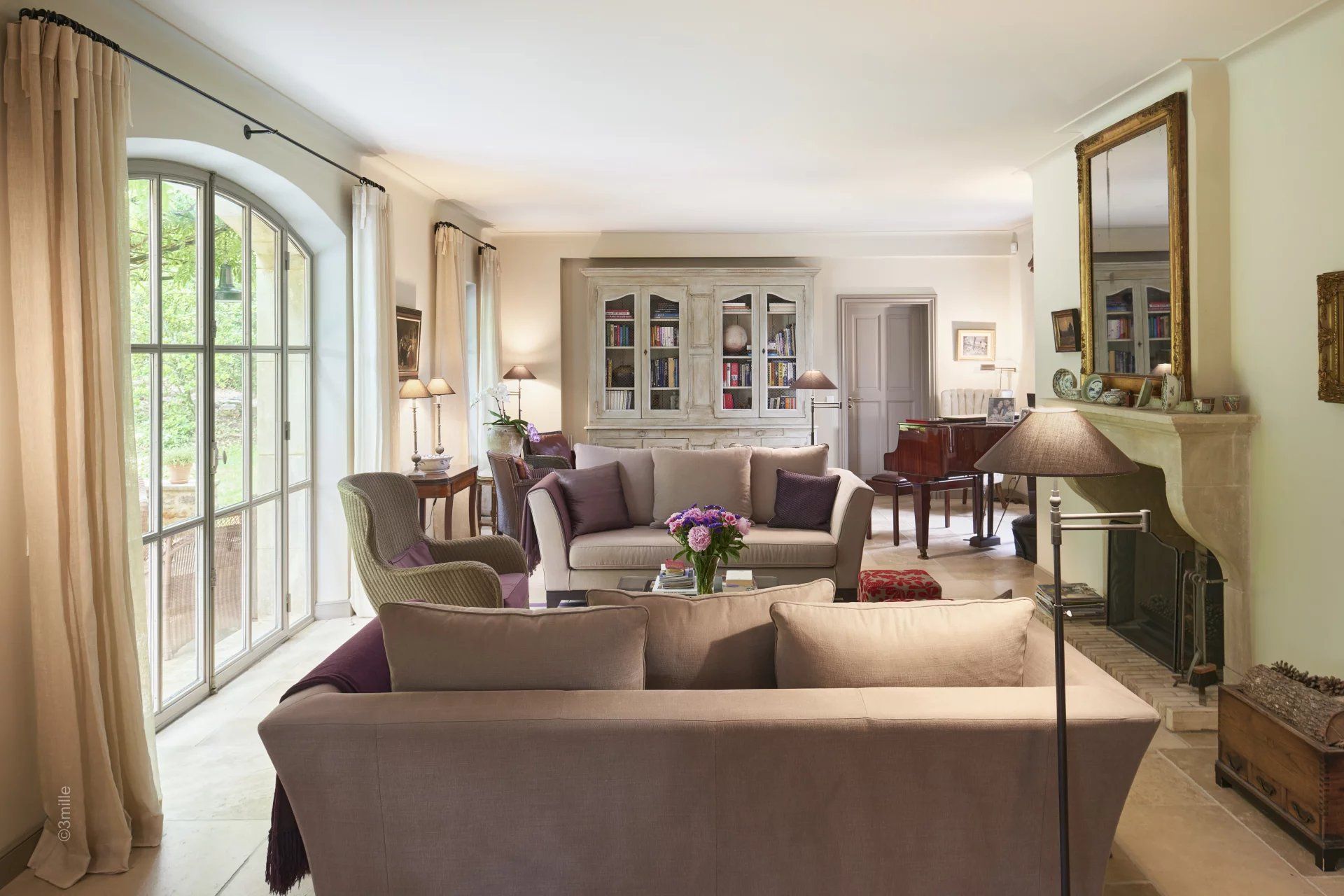 villa 6 Rooms for sale on Tourrettes (83440)