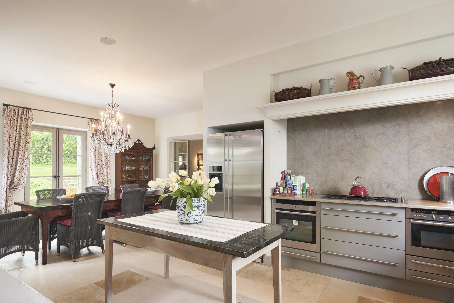 villa 6 Rooms for sale on Tourrettes (83440)