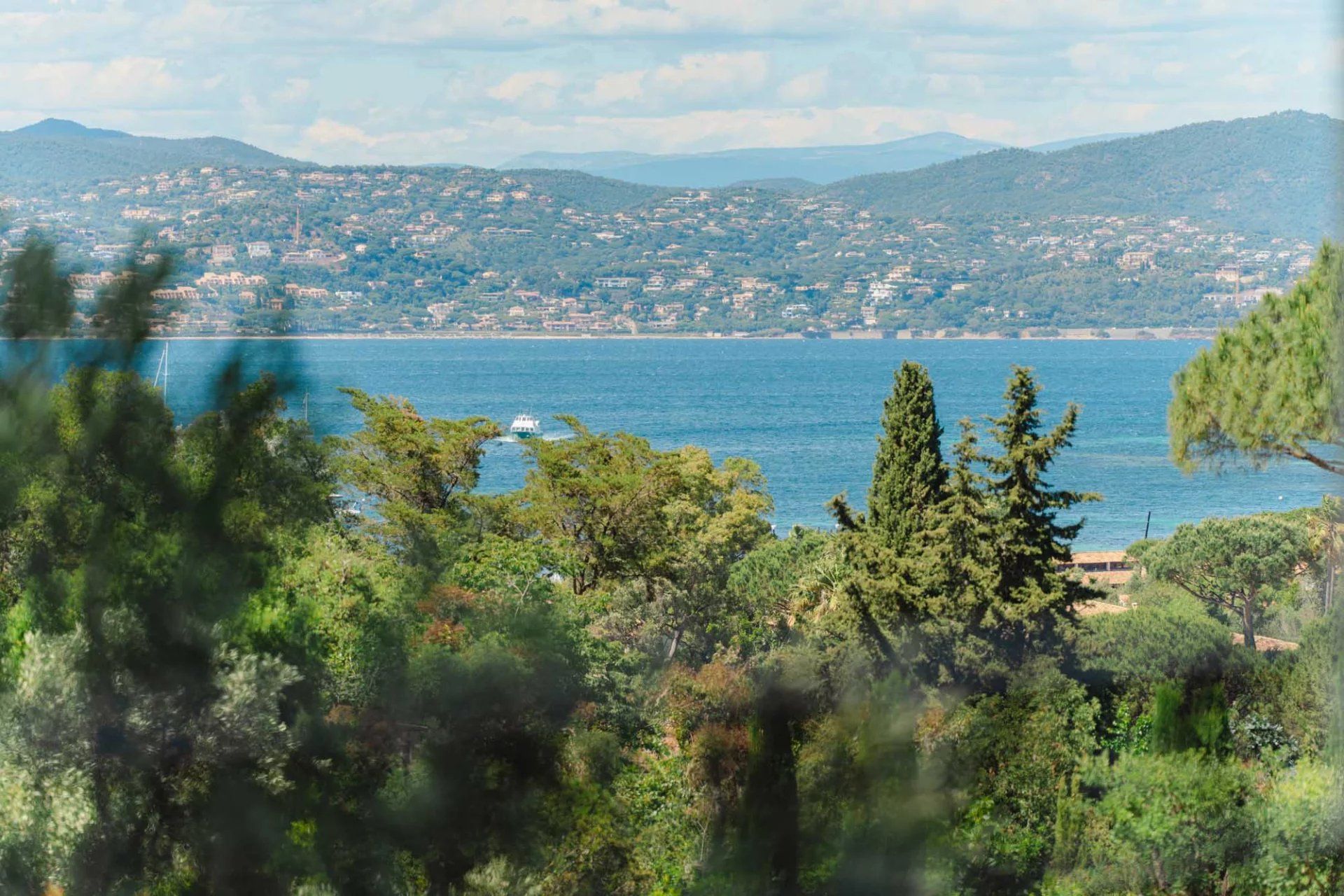 villa 6 Rooms for seasonal rent on Saint-Tropez (83990)