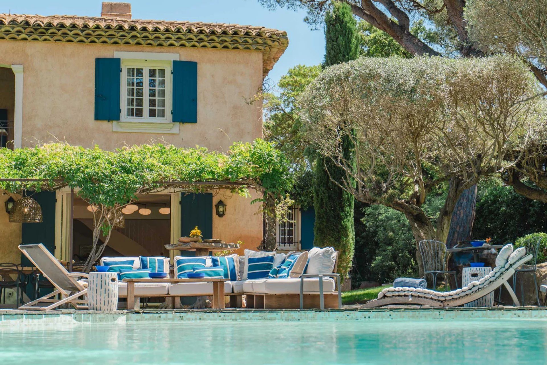 villa 6 Rooms for seasonal rent on Saint-Tropez (83990)