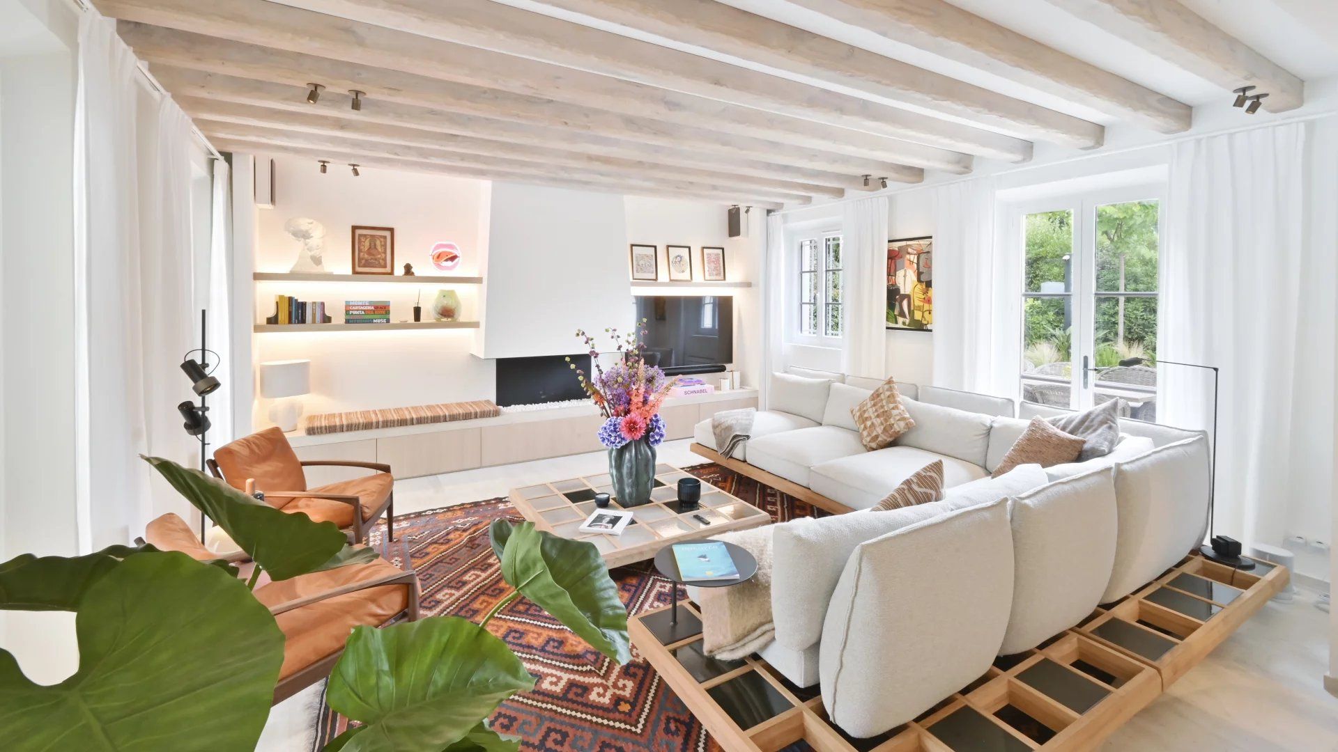 villa 5 Rooms for seasonal rent on Gassin (83580)