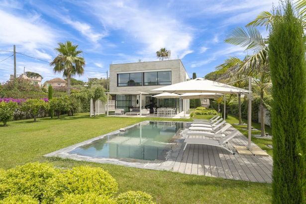 Location saisonnière Villa Antibes 7&nbsp;Pièces 318&nbsp;m²
