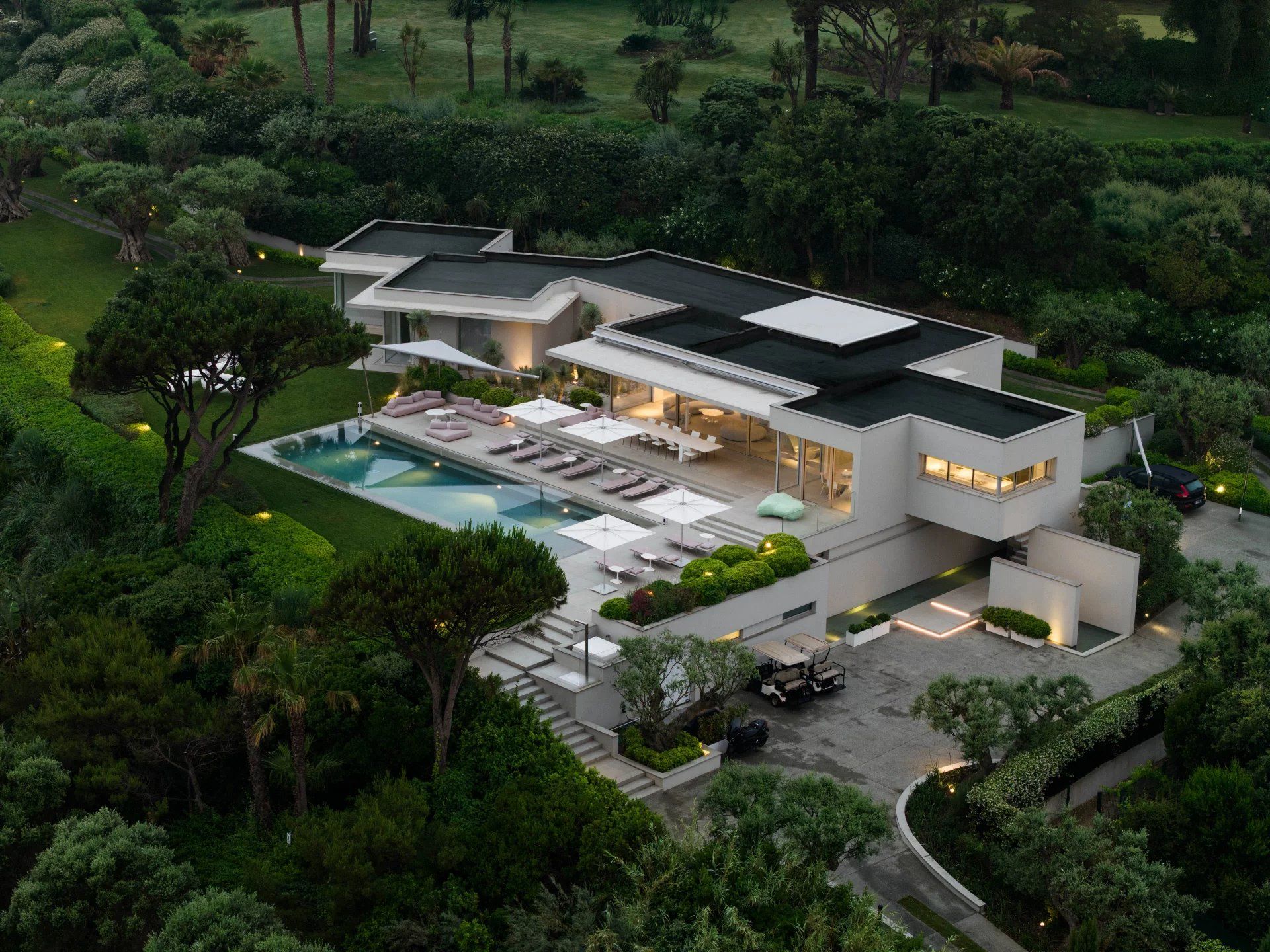 villa 8 Rooms for seasonal rent on Ramatuelle (83350)