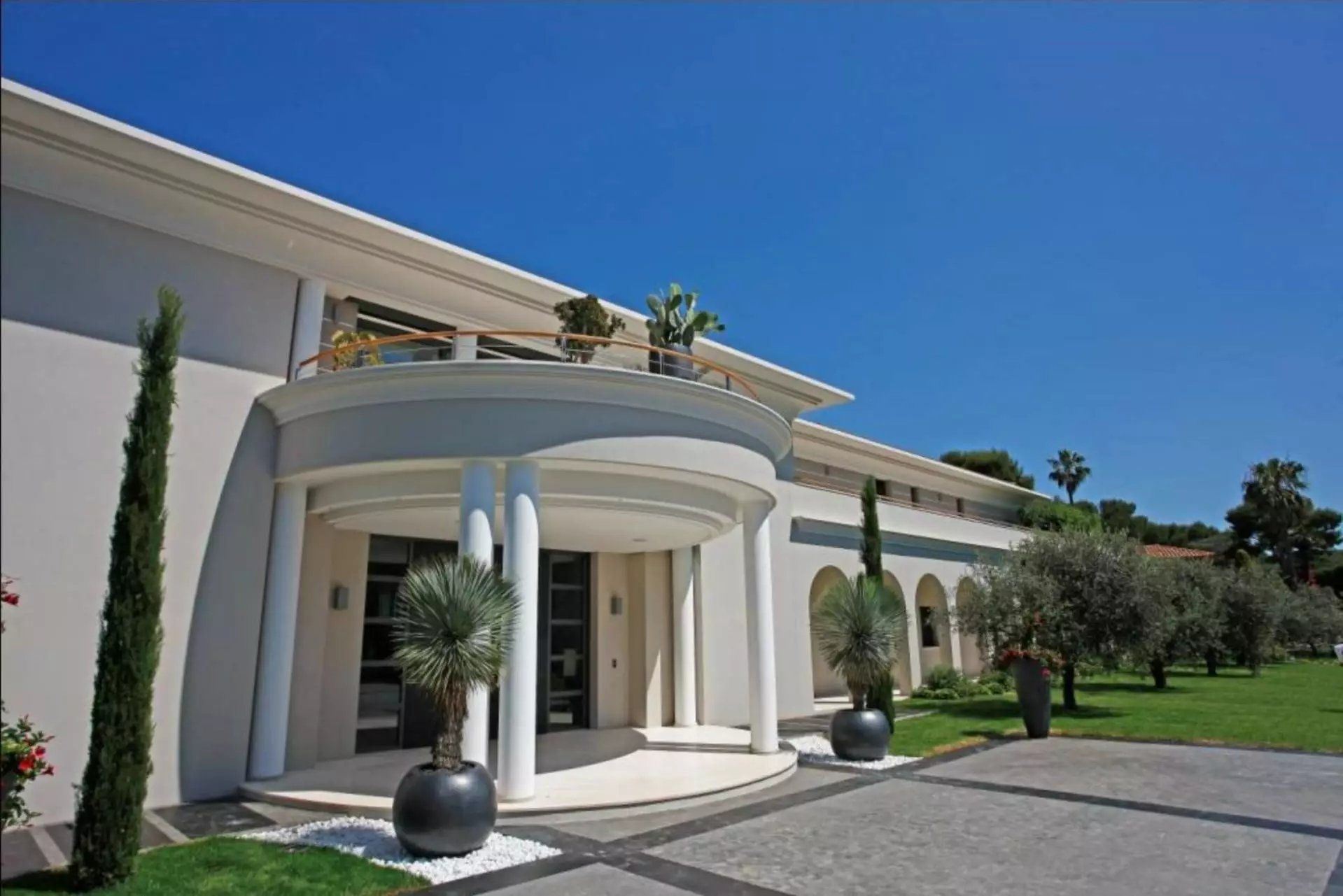 villa 8 Pièces en location saisonnière sur Saint-Jean-Cap-Ferrat (06230)