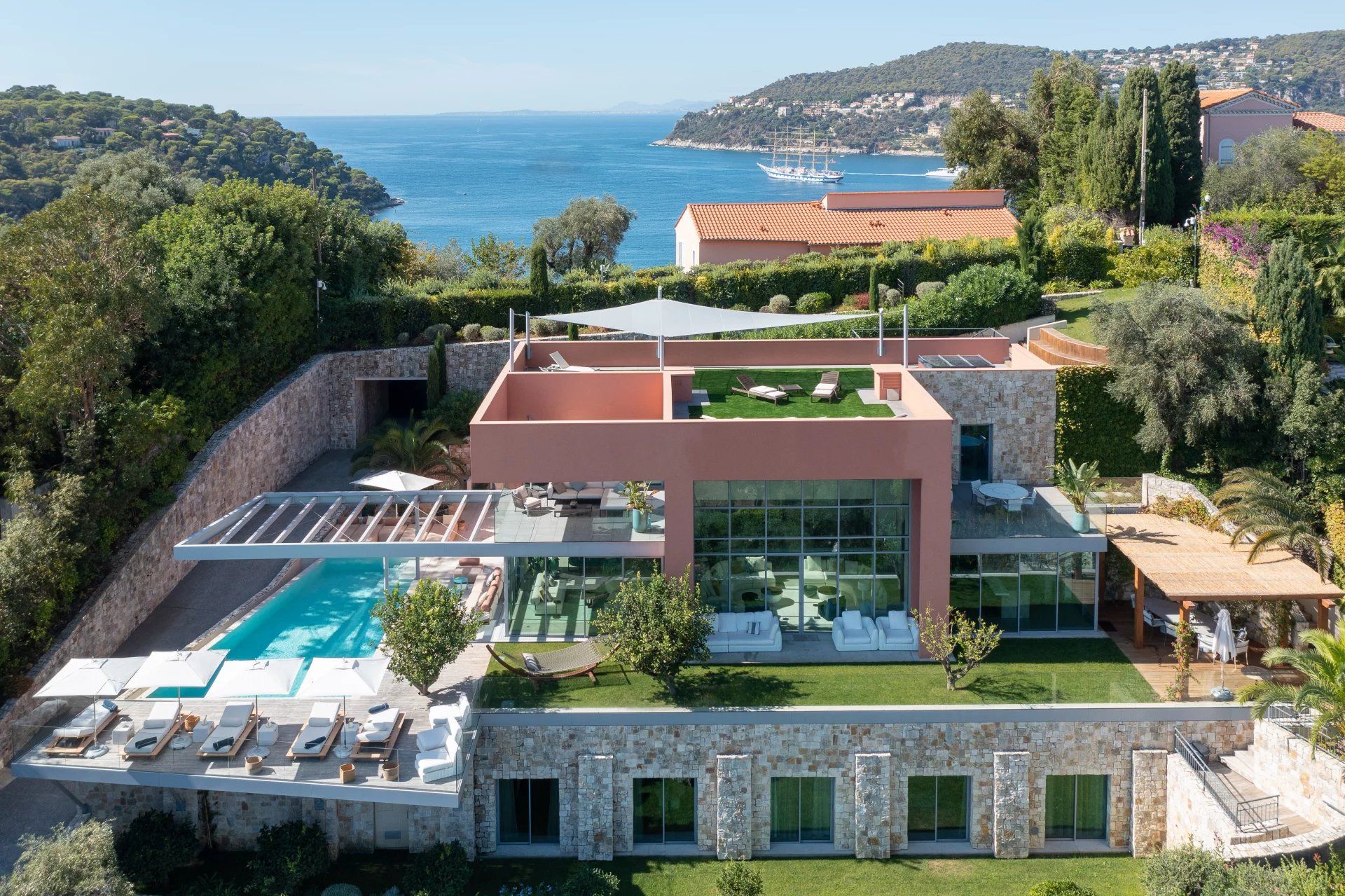 villa 9 Pièces en location saisonnière sur Saint-Jean-Cap-Ferrat (06230)