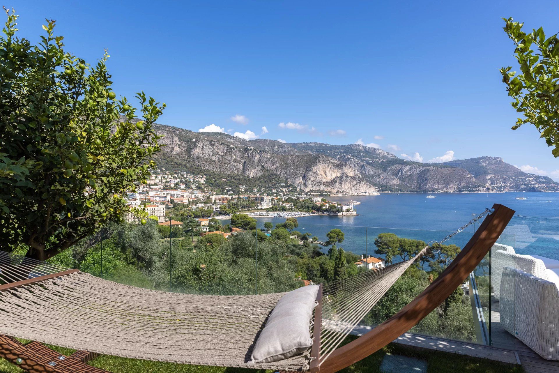 villa 9 Pièces en location saisonnière sur Saint-Jean-Cap-Ferrat (06230)