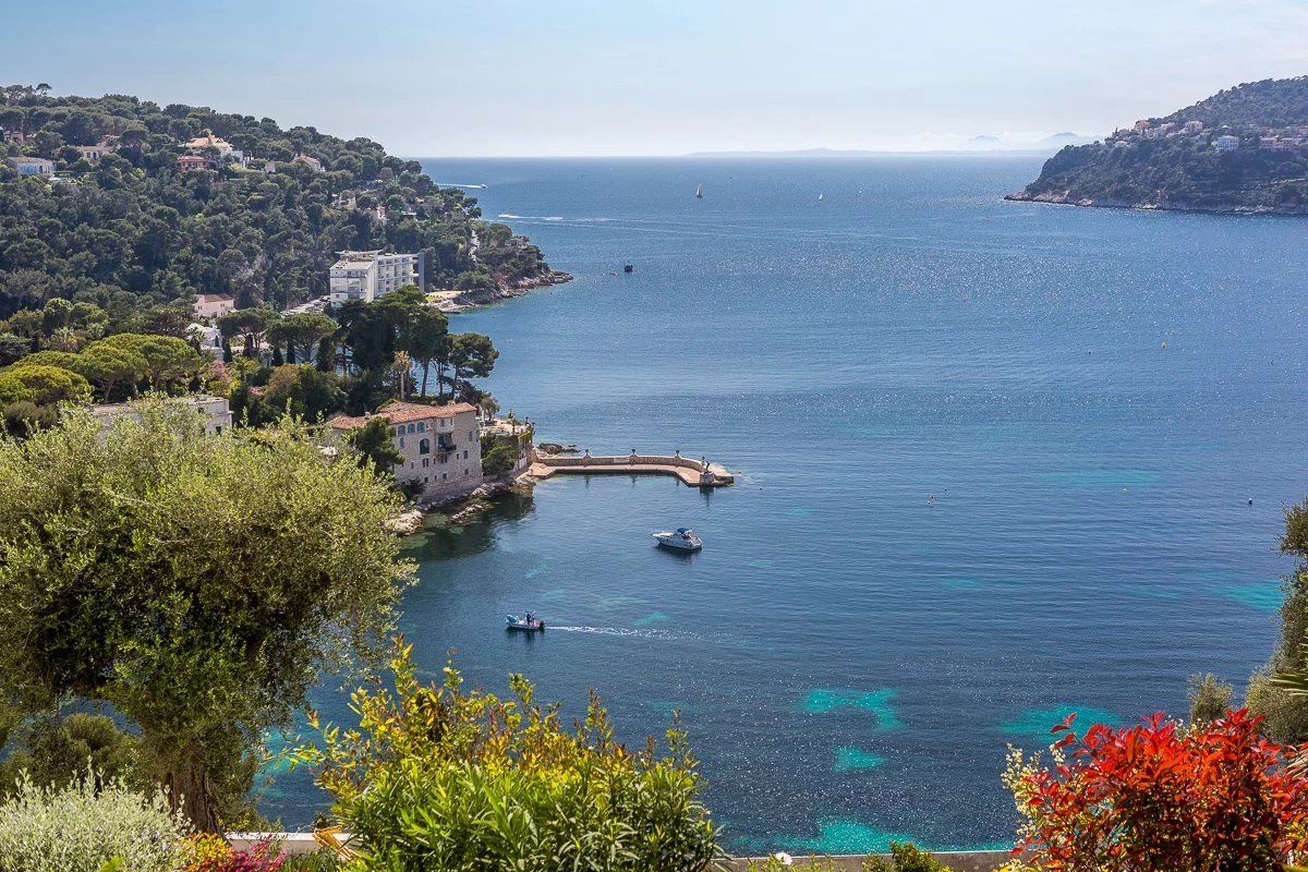 villa 9 Rooms for seasonal rent on Saint-Jean-Cap-Ferrat (06230)