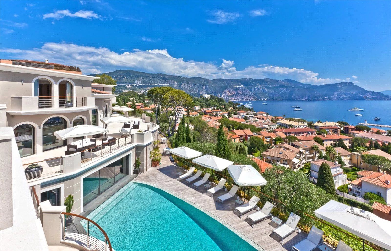 villa 12 Pièces en location saisonnière sur Saint-Jean-Cap-Ferrat (06230)