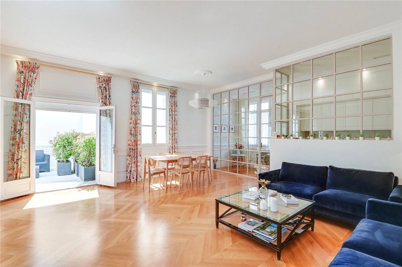 apartment 4 Rooms for seasonal rent on Antibes (06600)