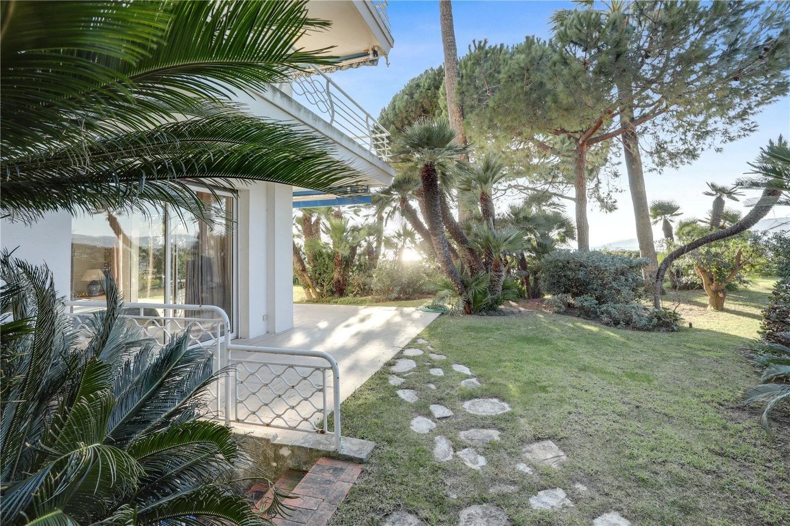 apartment 3 Rooms for seasonal rent on Antibes (06160)