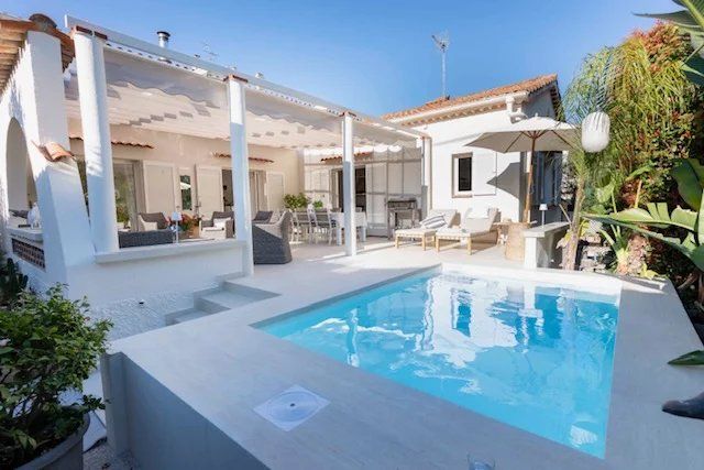villa 3 Rooms for seasonal rent on Antibes (06160)