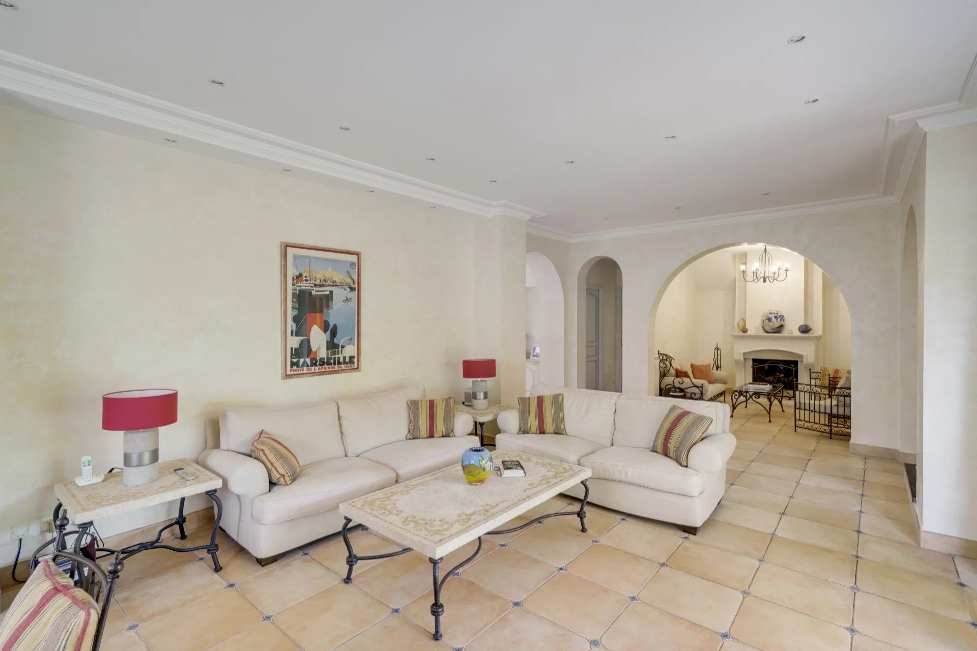 villa 6 Pièces en location saisonnière sur Antibes (06160)