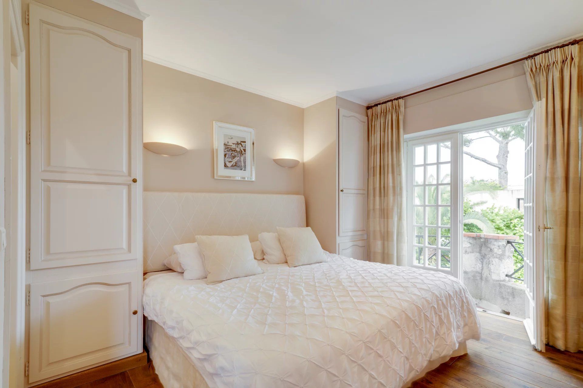 villa 6 Pièces en location saisonnière sur Antibes (06160)