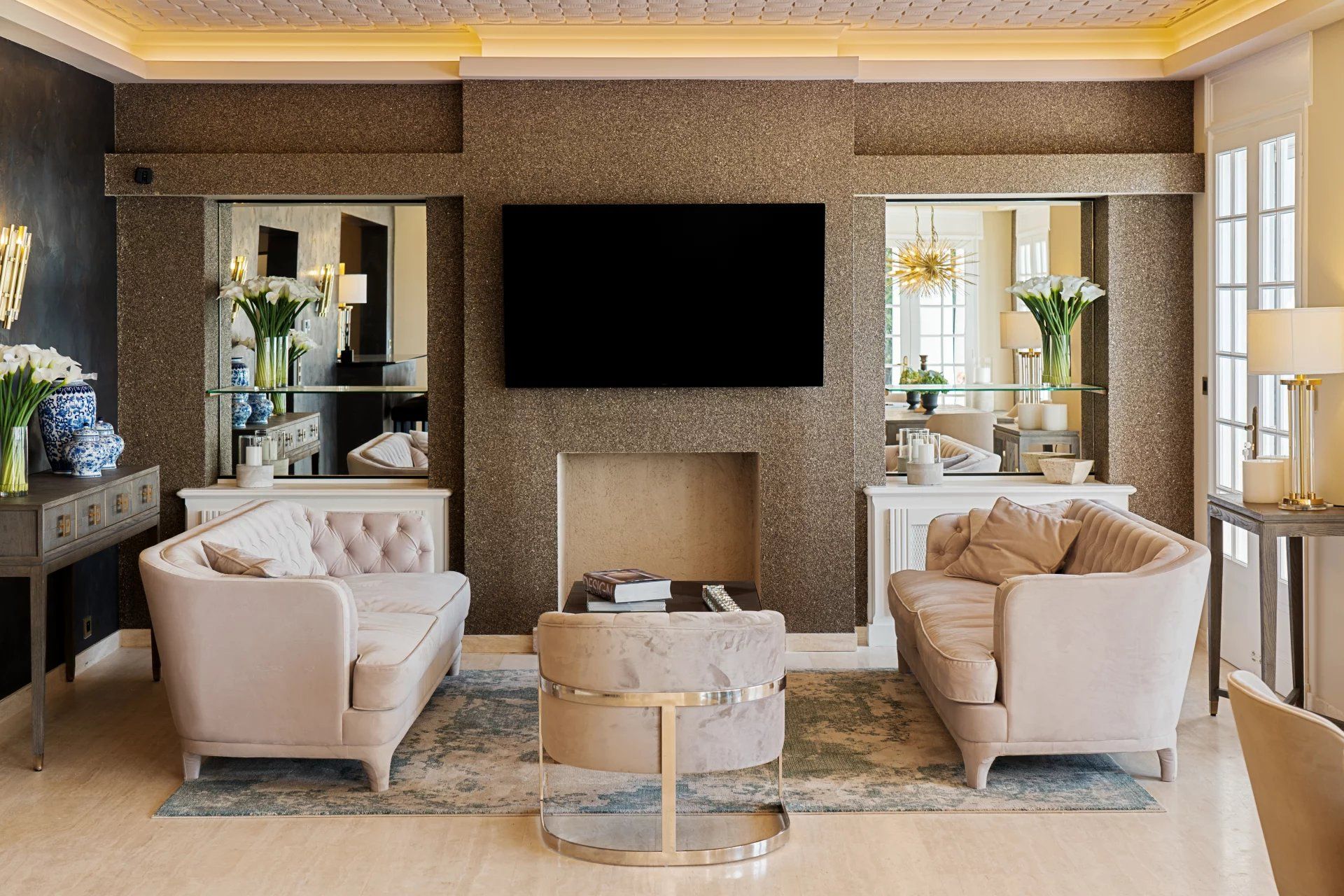 villa 12 Rooms for seasonal rent on Valbonne (06560)