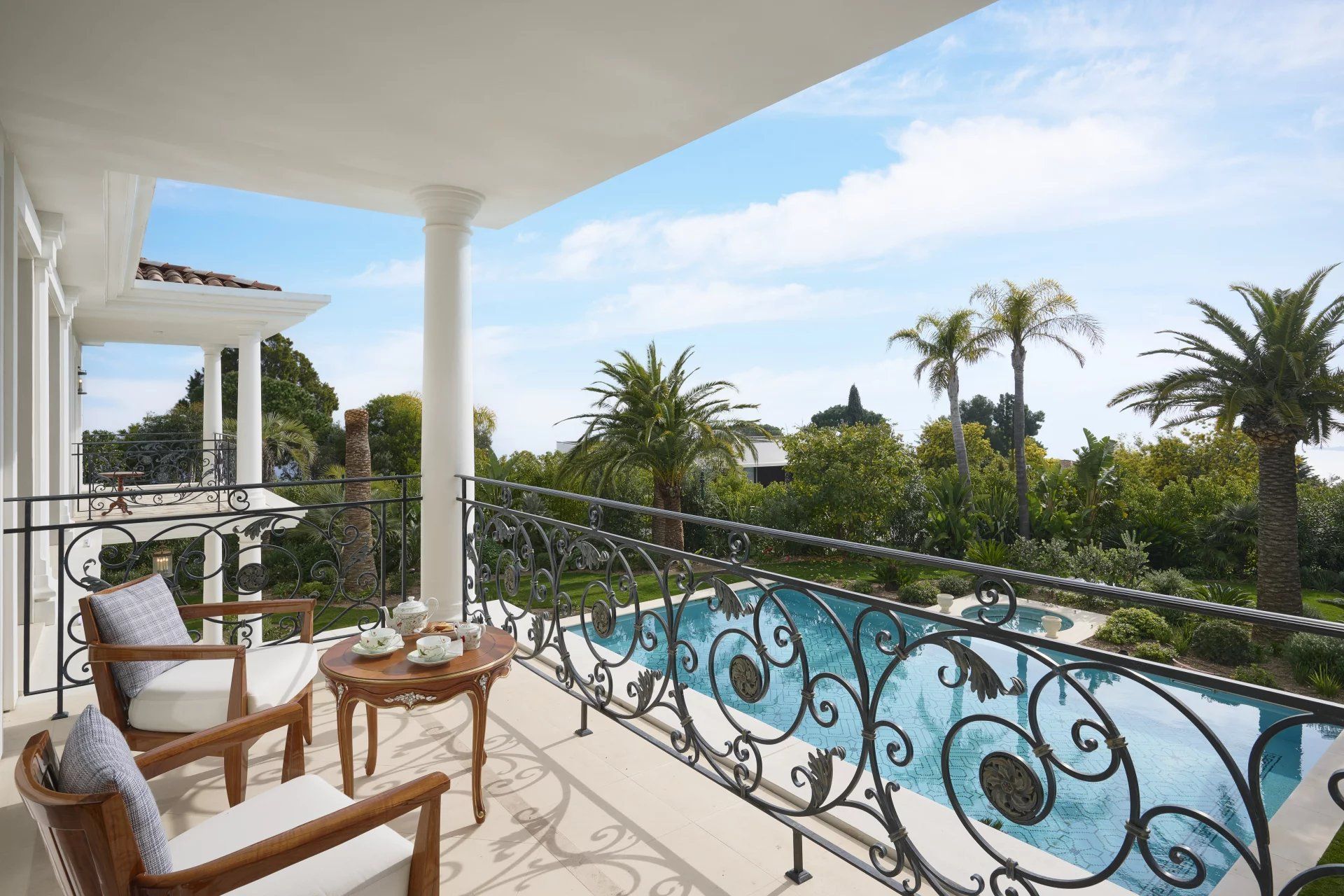 propriété 18 Pièces en location saisonnière sur Cannes (06400) Location saisonnière Propriété Cannes 18 Pièces 1200 m²