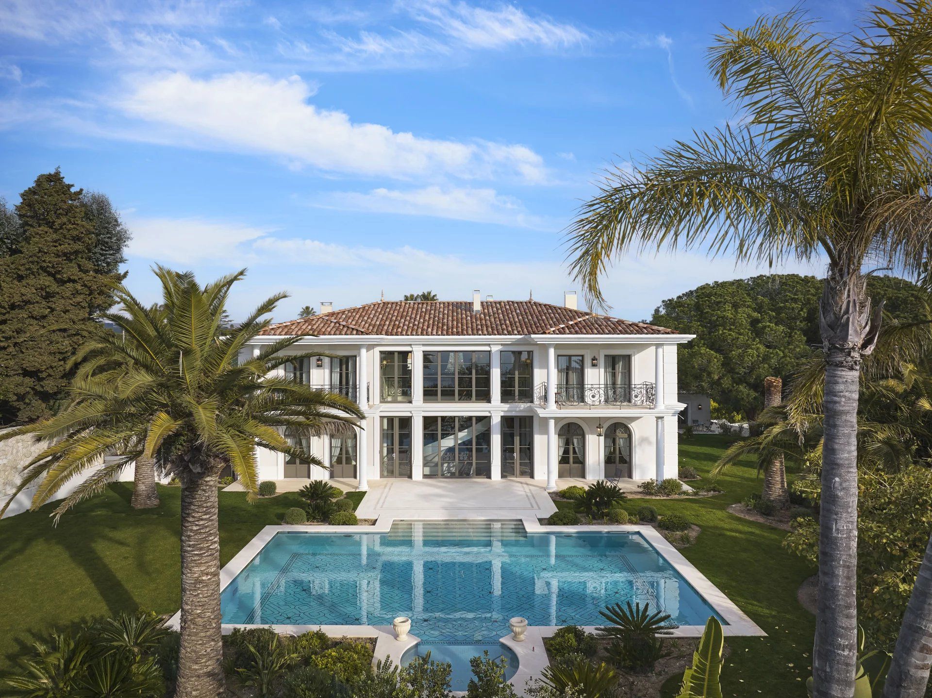 propriété 18 Pièces en location saisonnière sur Cannes (06400) Location saisonnière Propriété Cannes 18 Pièces 1200 m²