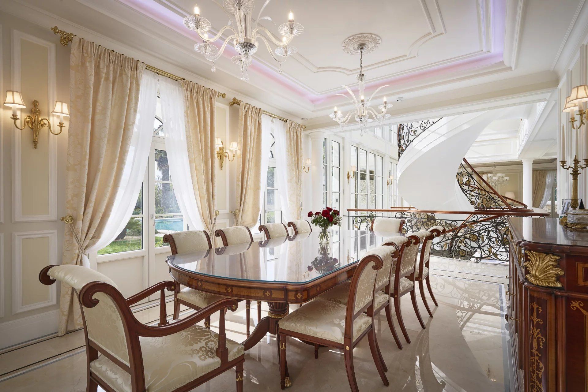 propriété 18 Pièces en location saisonnière sur Cannes (06400)