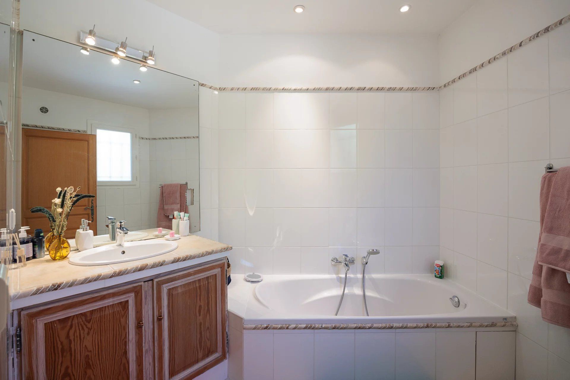 villa 7 Pièces en location saisonnière sur Saint-Paul-de-Vence (06570)