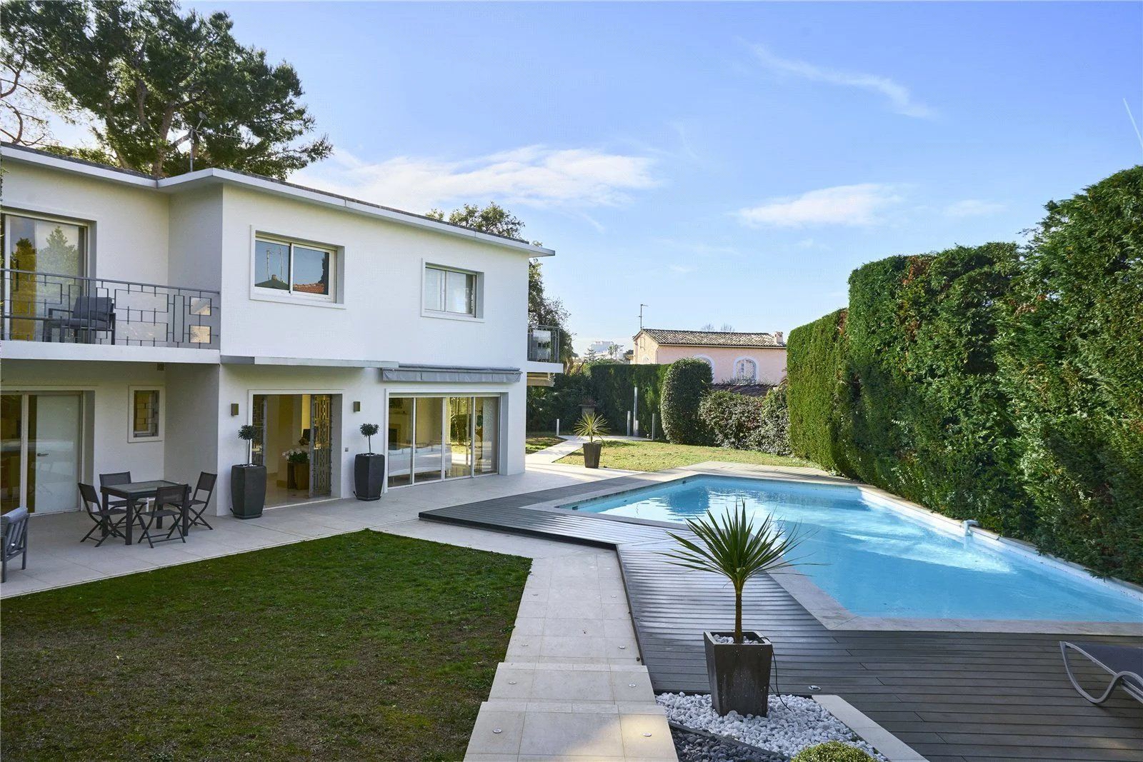 Location saisonnière Villa Antibes 4&nbsp;Pièces 160&nbsp;m²