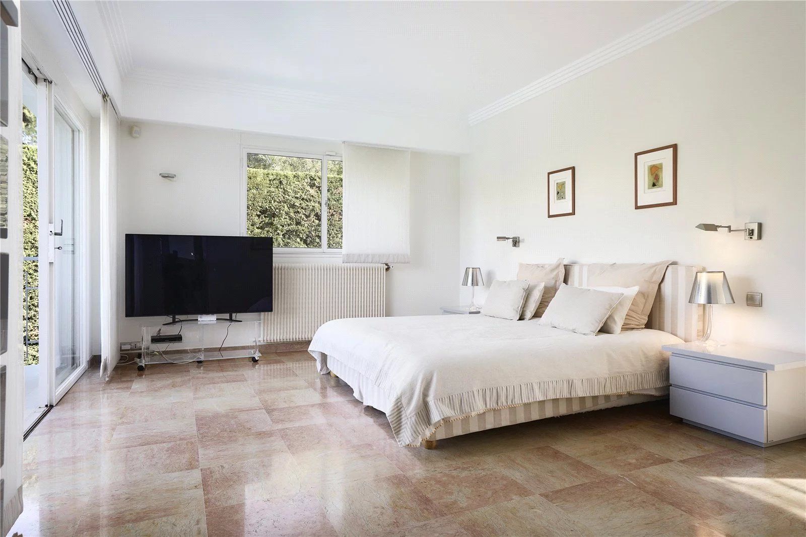 villa 4 Rooms for seasonal rent on Antibes (06160)