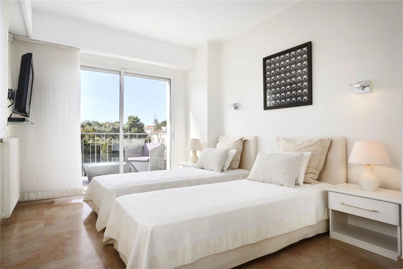 villa 4 Rooms for seasonal rent on Antibes (06160)