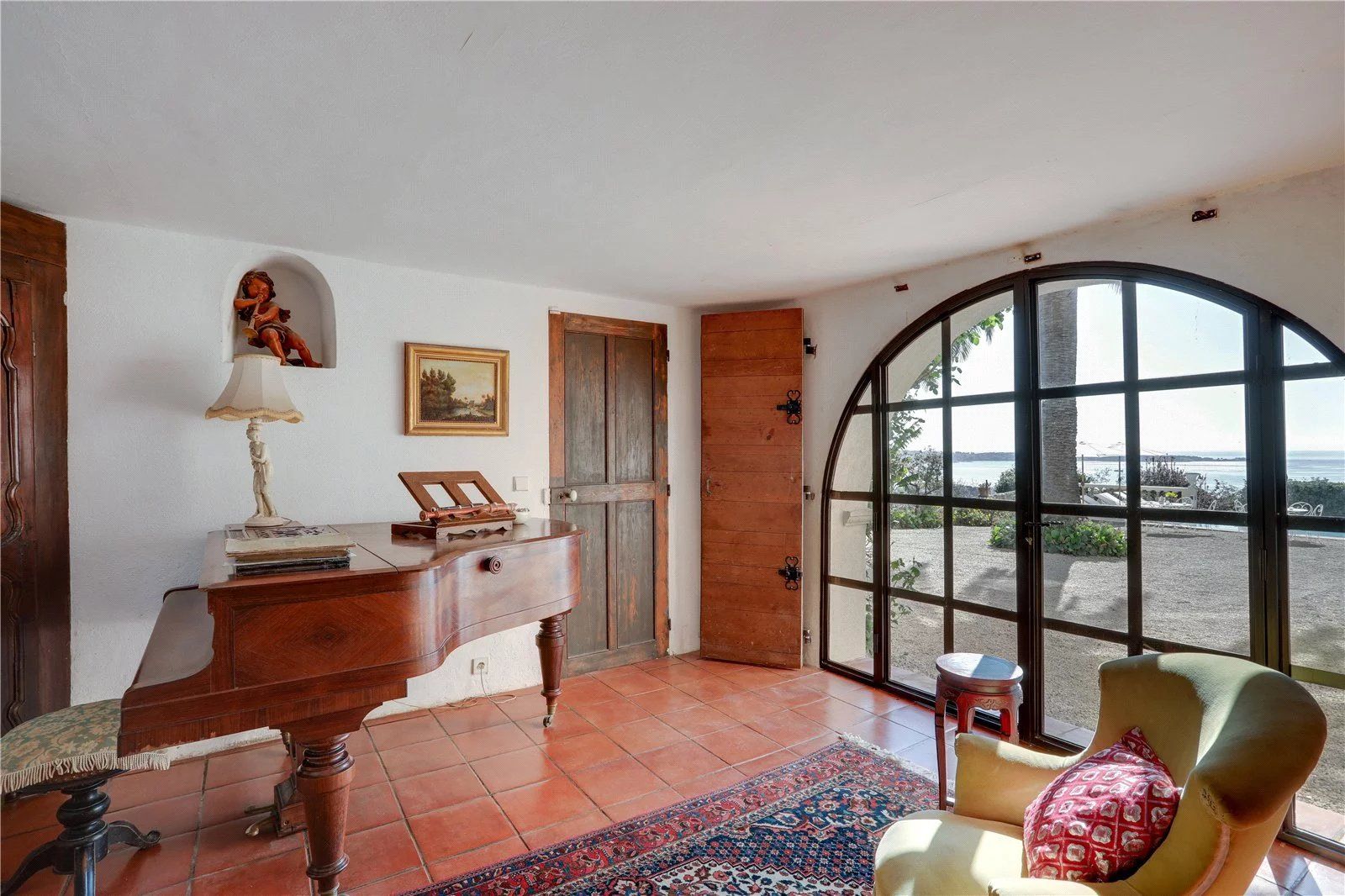 villa 8 Pièces en location saisonnière sur Golfe-Juan (06220)