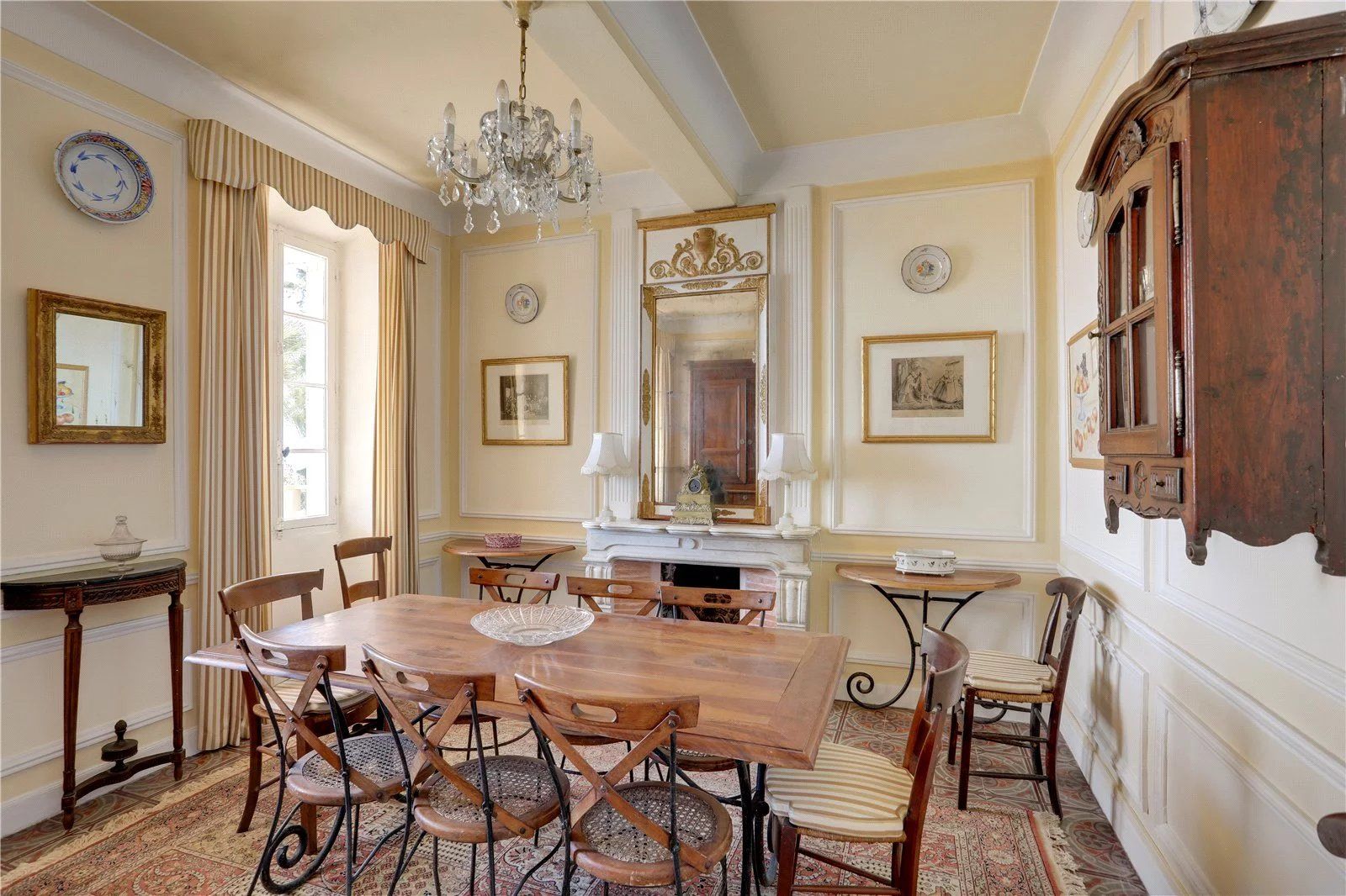 villa 8 Pièces en location saisonnière sur Golfe-Juan (06220)