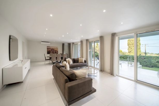 Rental Villa Antibes 6&nbsp;Rooms 220&nbsp;m²